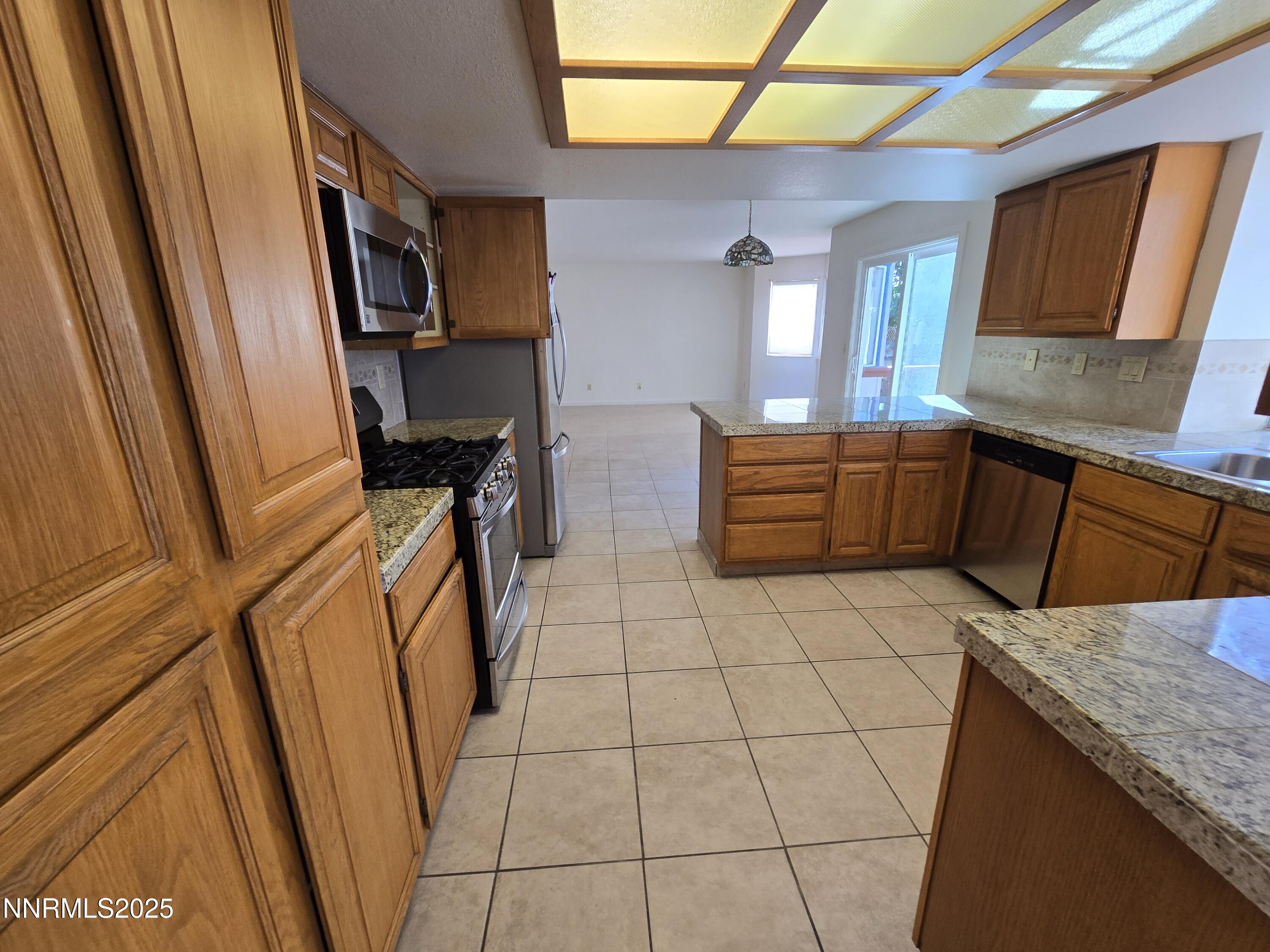 986 Quail Hollow Drive Property Photo 4