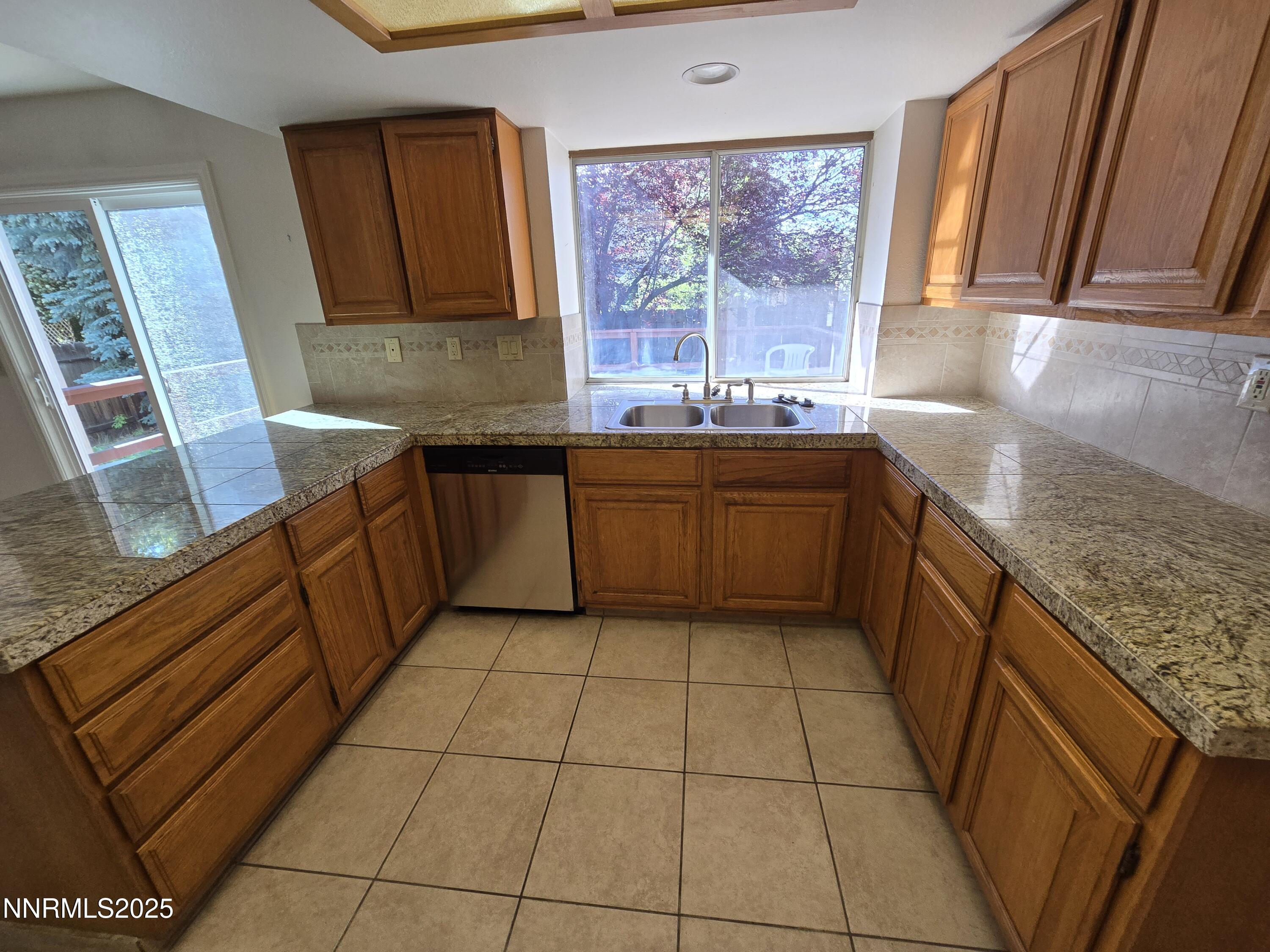 986 Quail Hollow Drive Property Photo 5