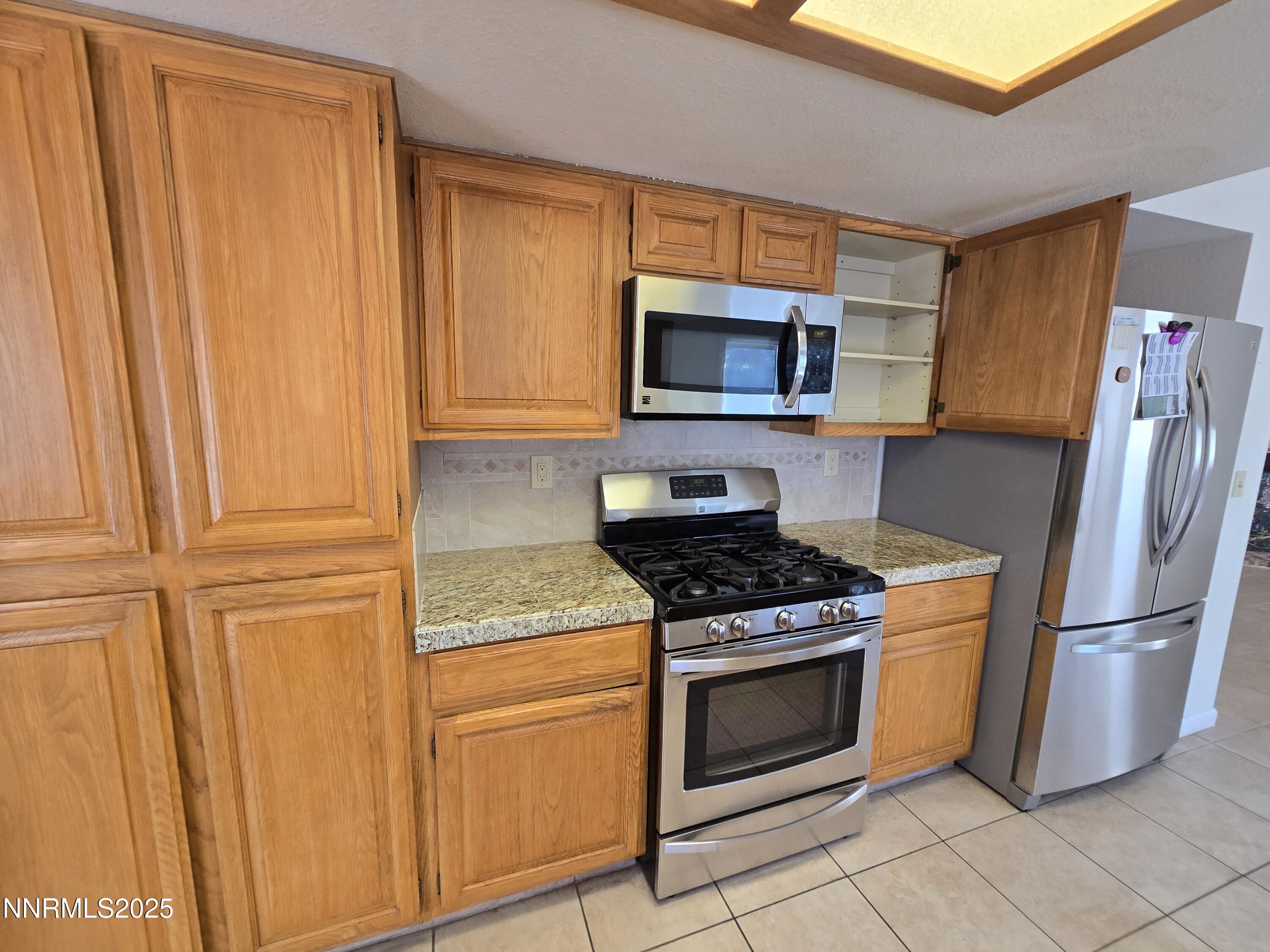 986 Quail Hollow Drive Property Photo 6