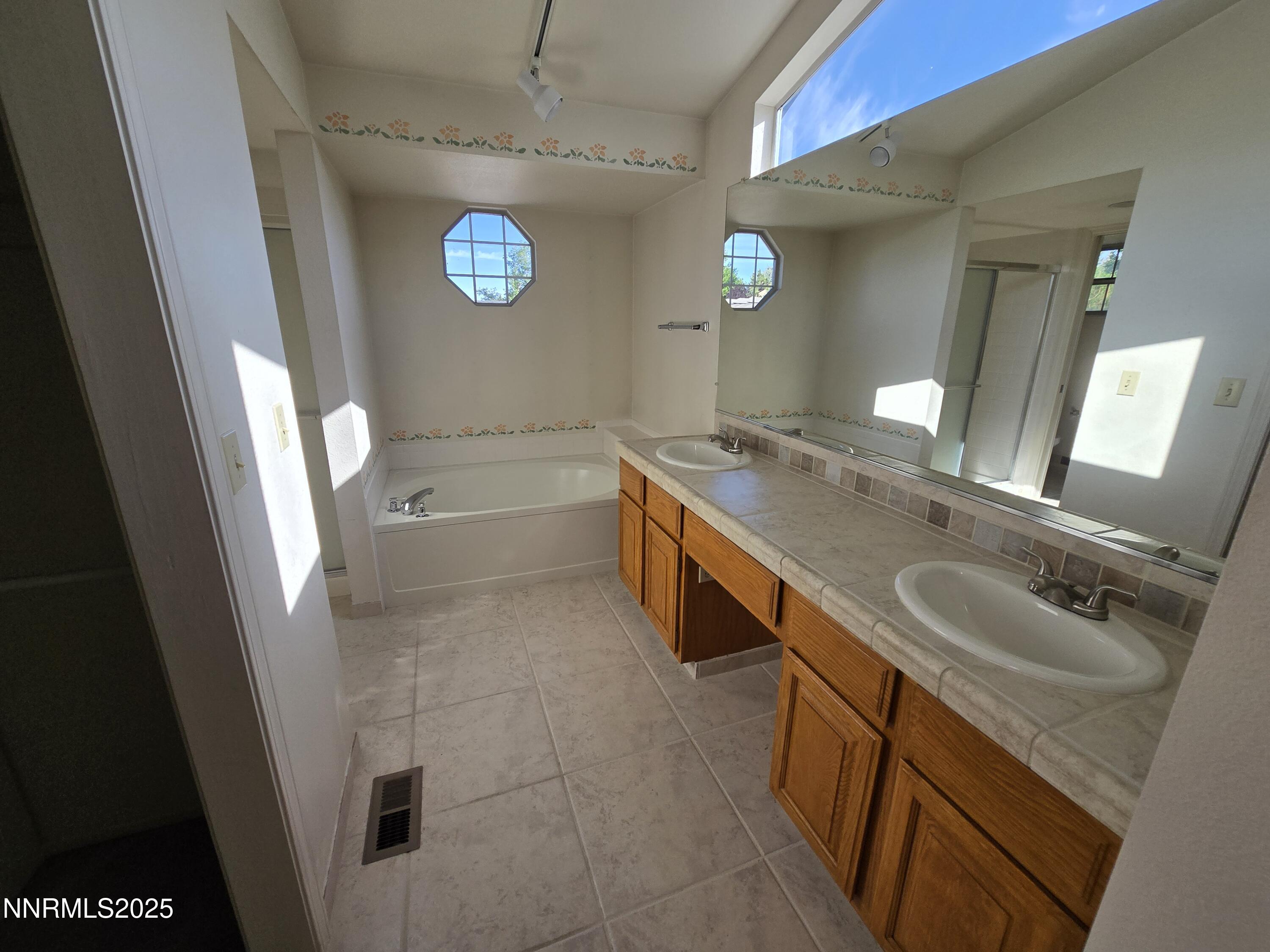 986 Quail Hollow Drive Property Photo 15