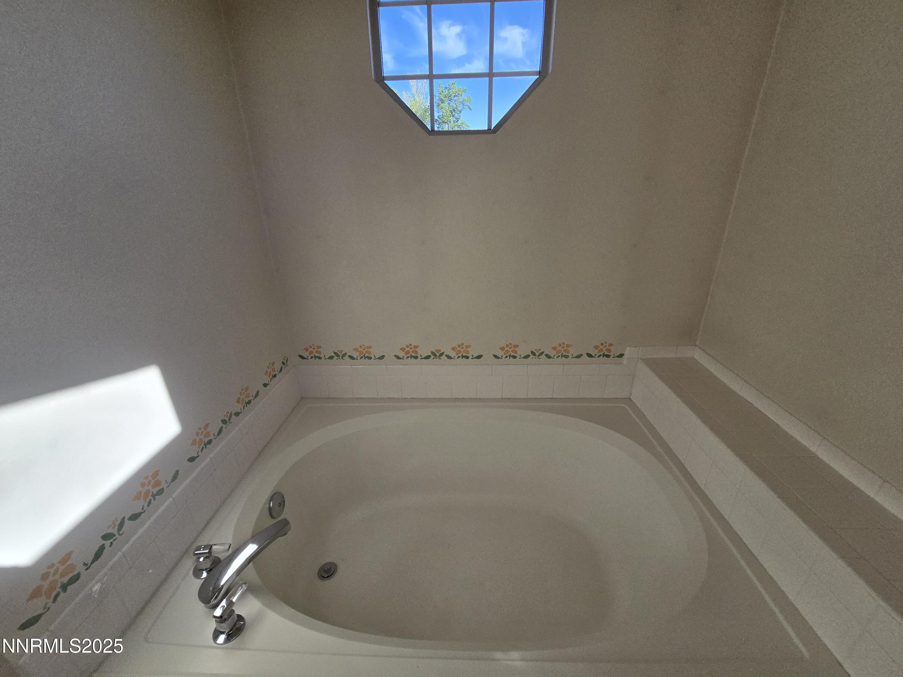 986 Quail Hollow Drive Property Photo 16
