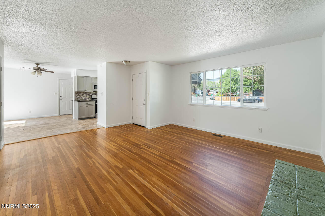201 N Carson Meadow Drive Property Photo 8