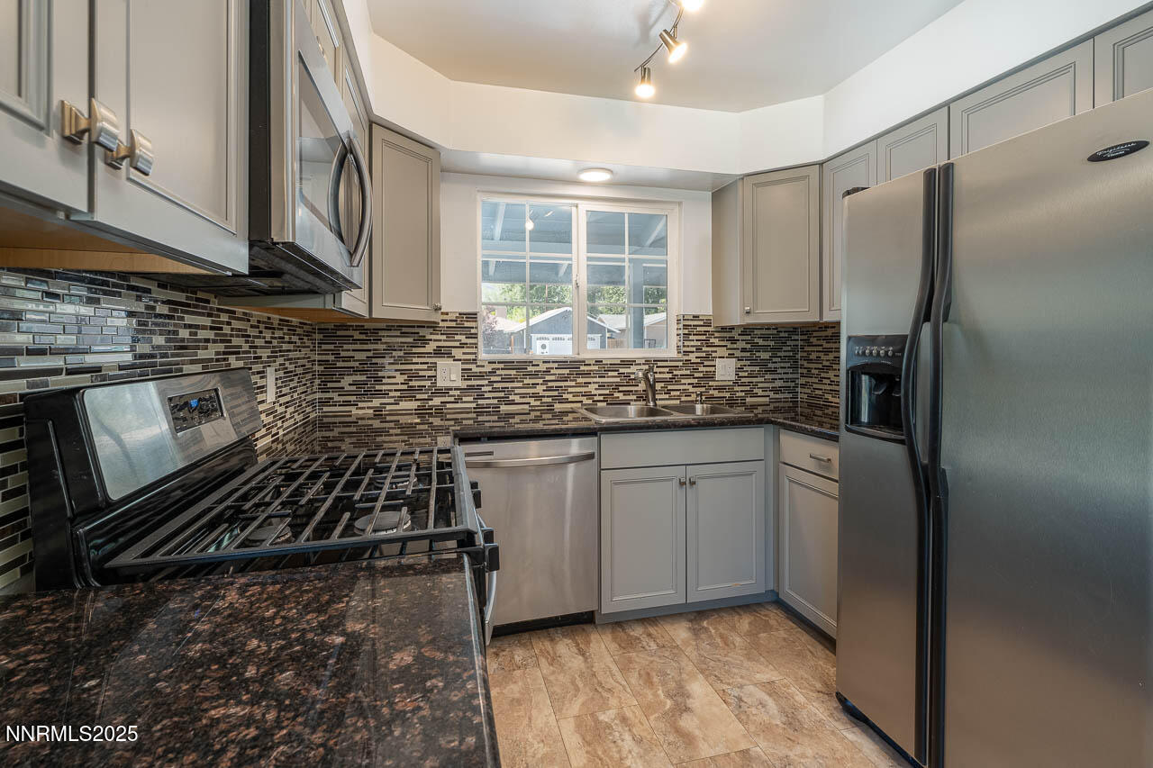 201 N Carson Meadow Drive Property Photo 18