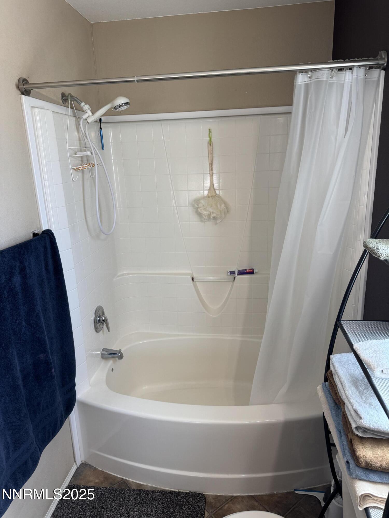 445 Mira Street Property Photo 11