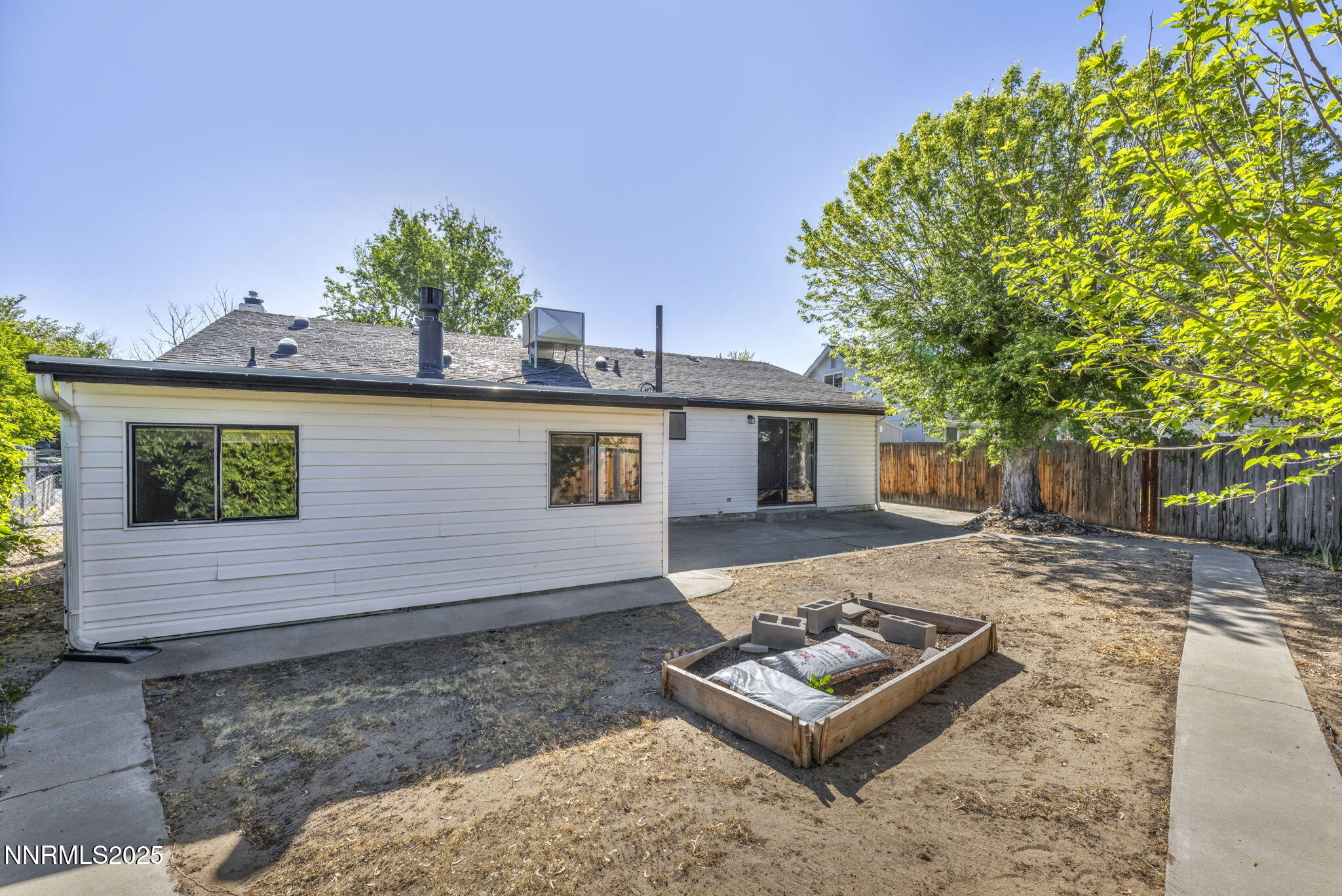 2480 Meadowbrook Lane Property Photo 11
