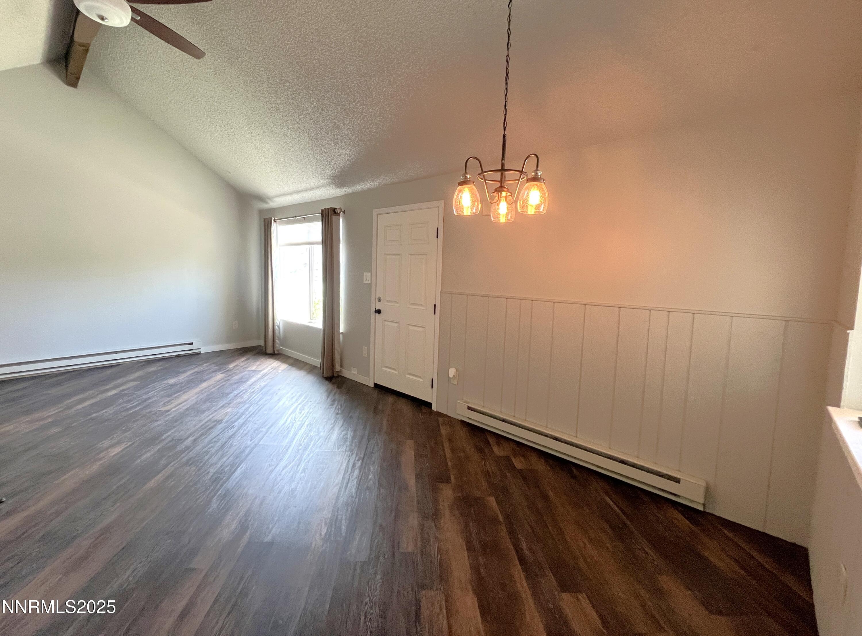 1702 London Circle Property Photo 3
