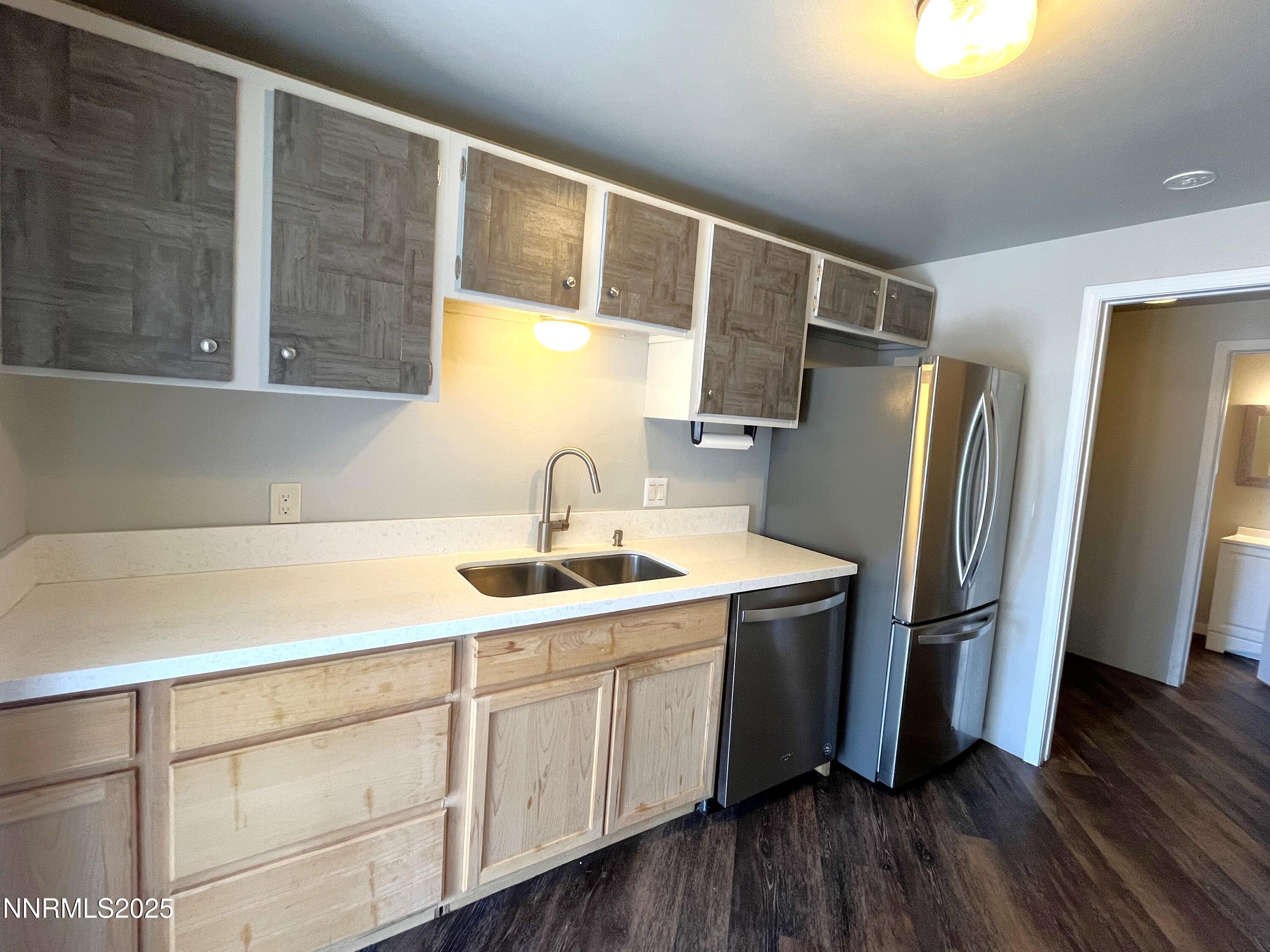 1702 London Circle Property Photo 5
