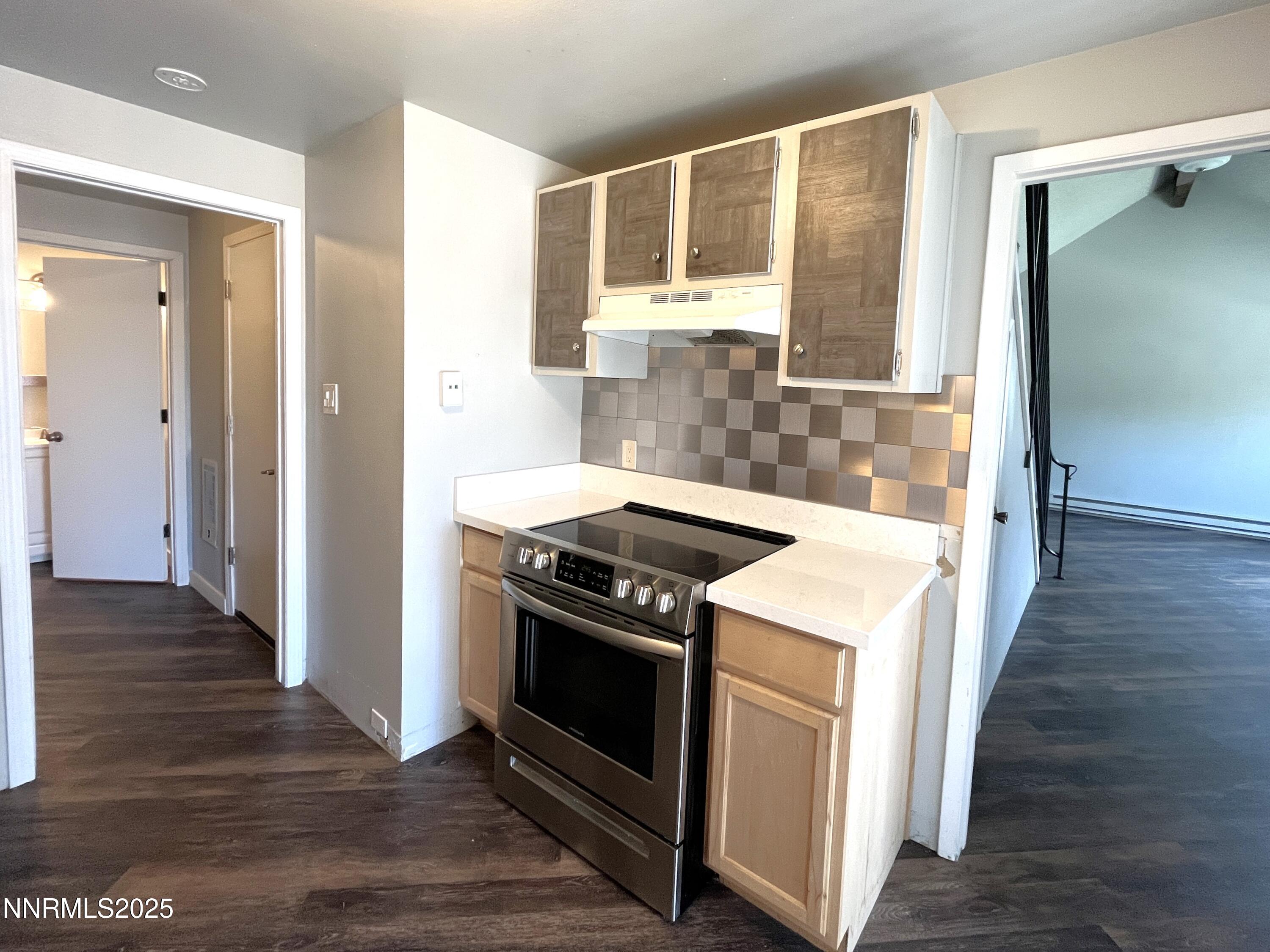 1702 London Circle Property Photo 6