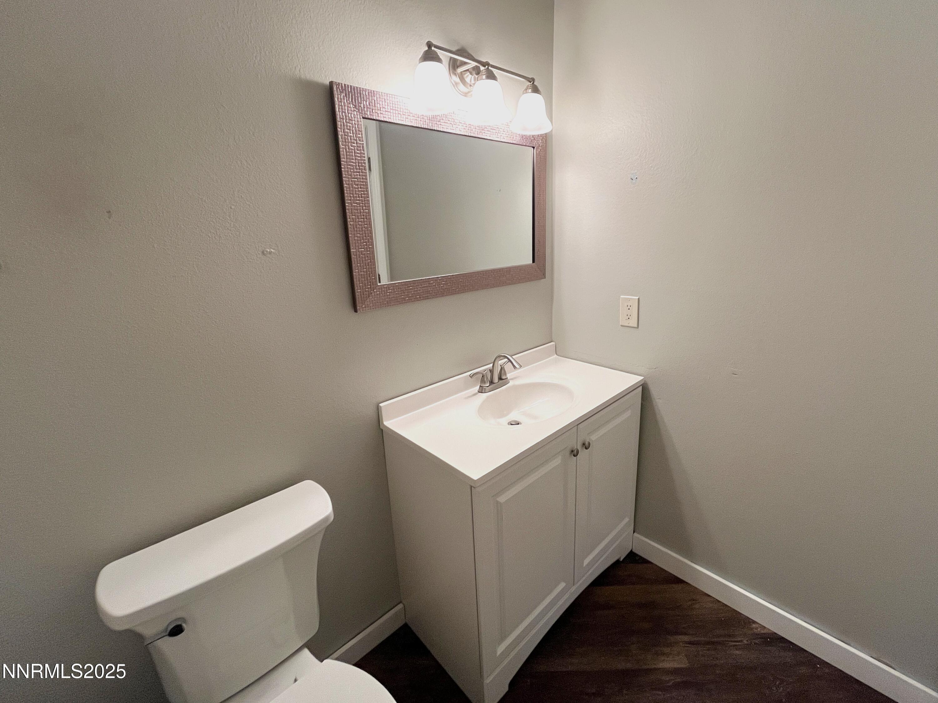 1702 London Circle Property Photo 7