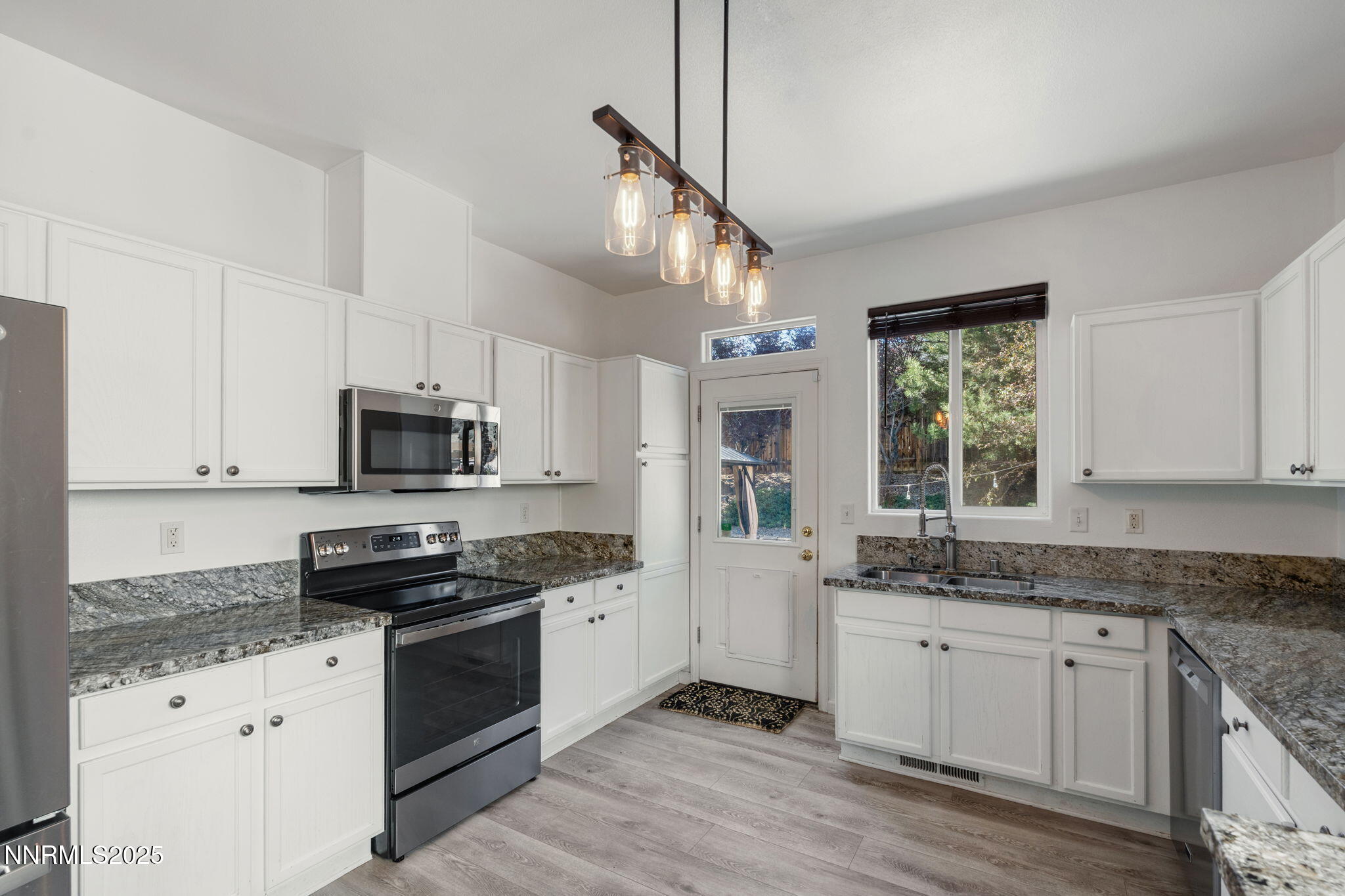 5895 Evening Blue Court Property Photo 13