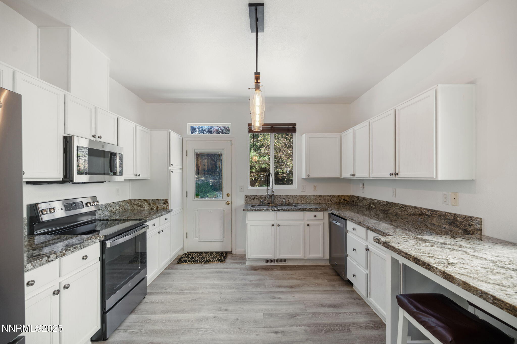 5895 Evening Blue Court Property Photo 17