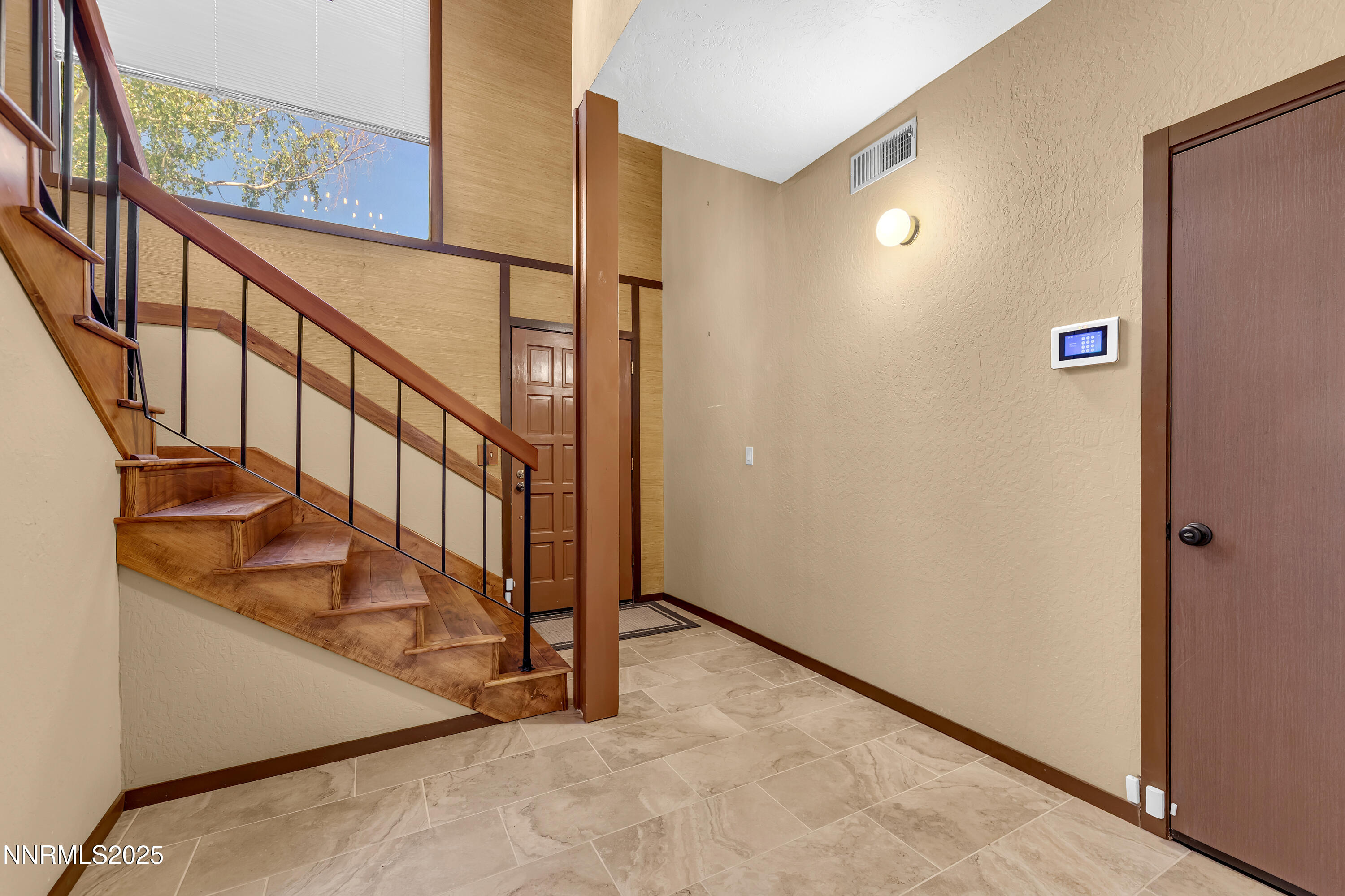 3875 Gibraltar Drive Property Photo 12