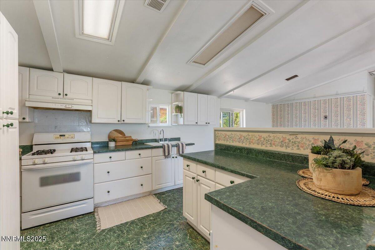 330 Gerdes Avenue Property Photo 9