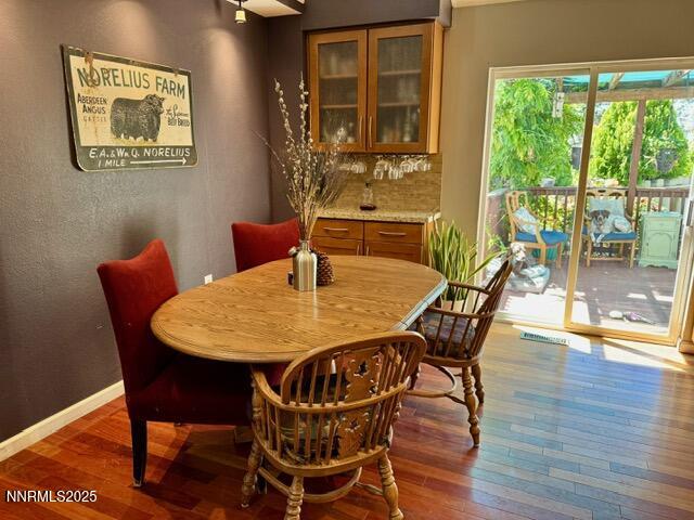 3205 Kingsview Court Property Photo 7
