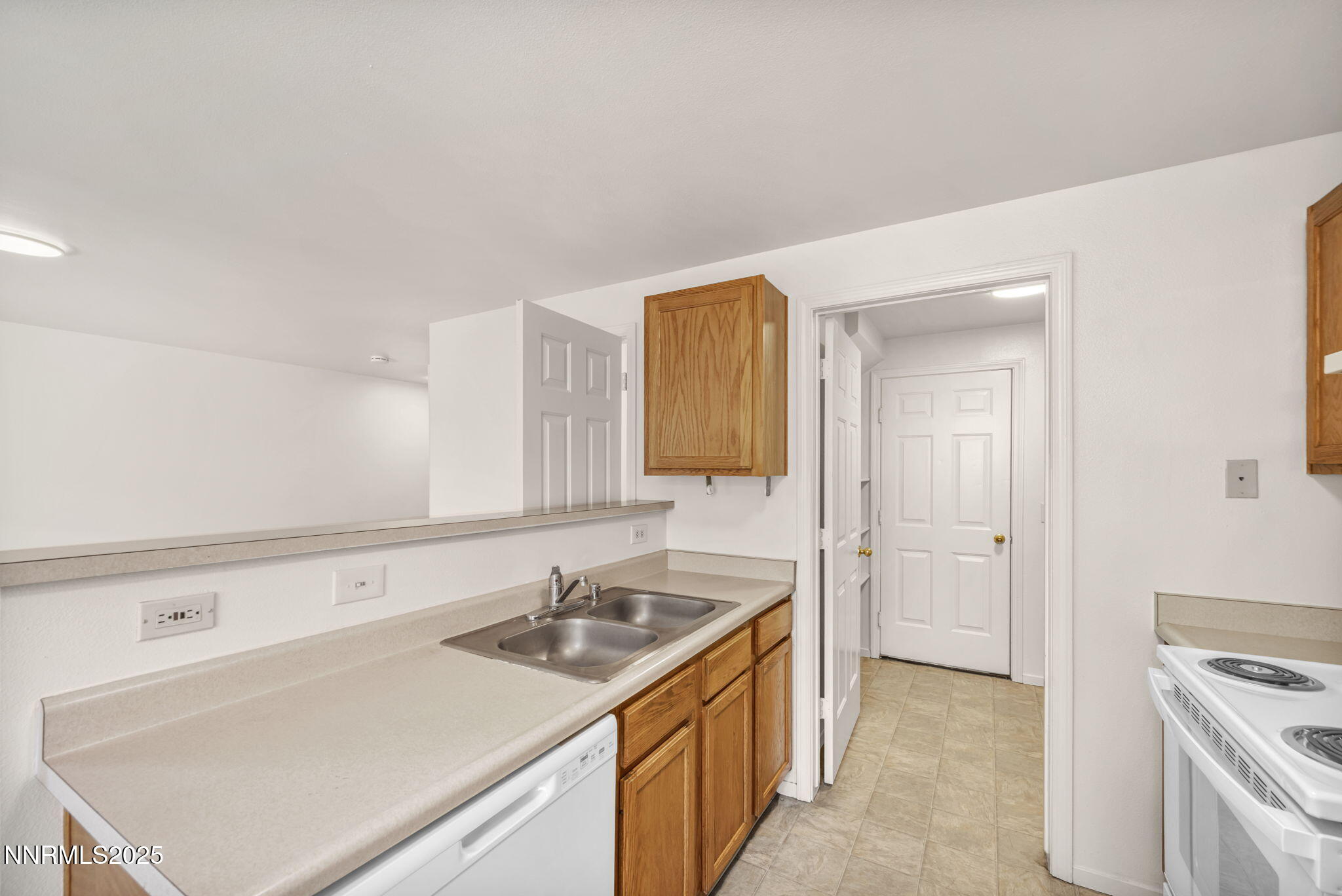 3932-3936 Village Drive Property Photo 22