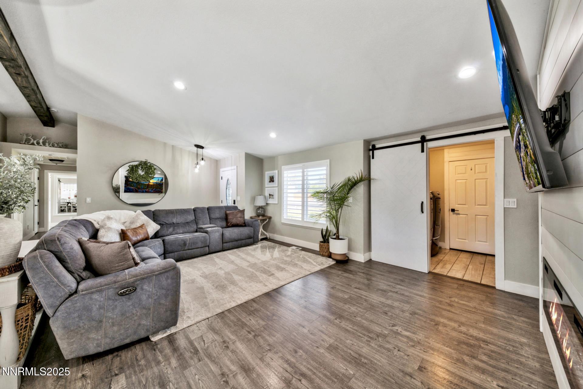 772 Mammoth Way Property Photo 10