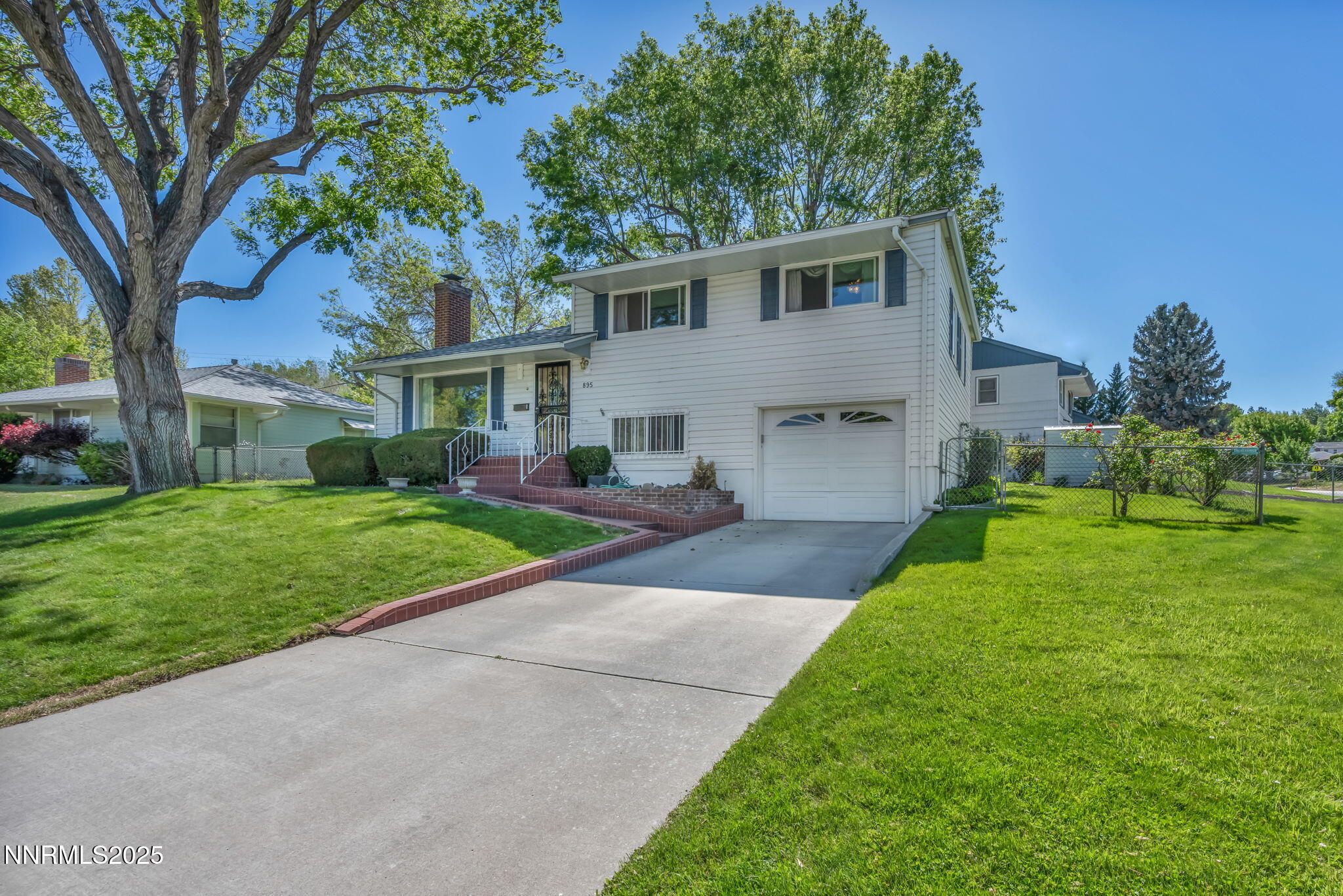 895 Stoker Avenue Property Photo 1