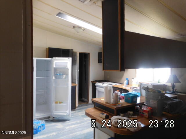 9390 Fleetwood Drive Property Photo 4