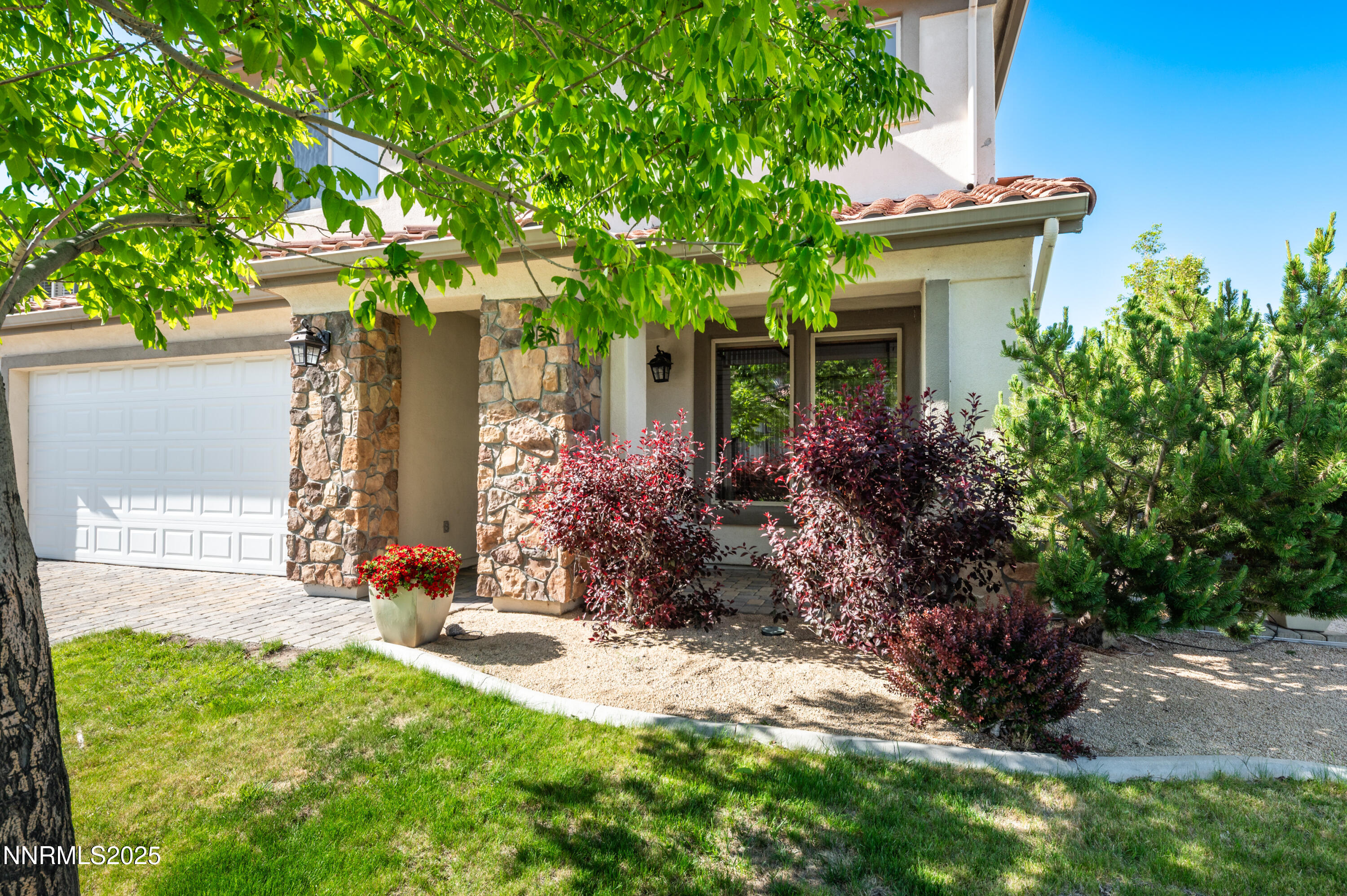 471 Shire Court Property Photo 2