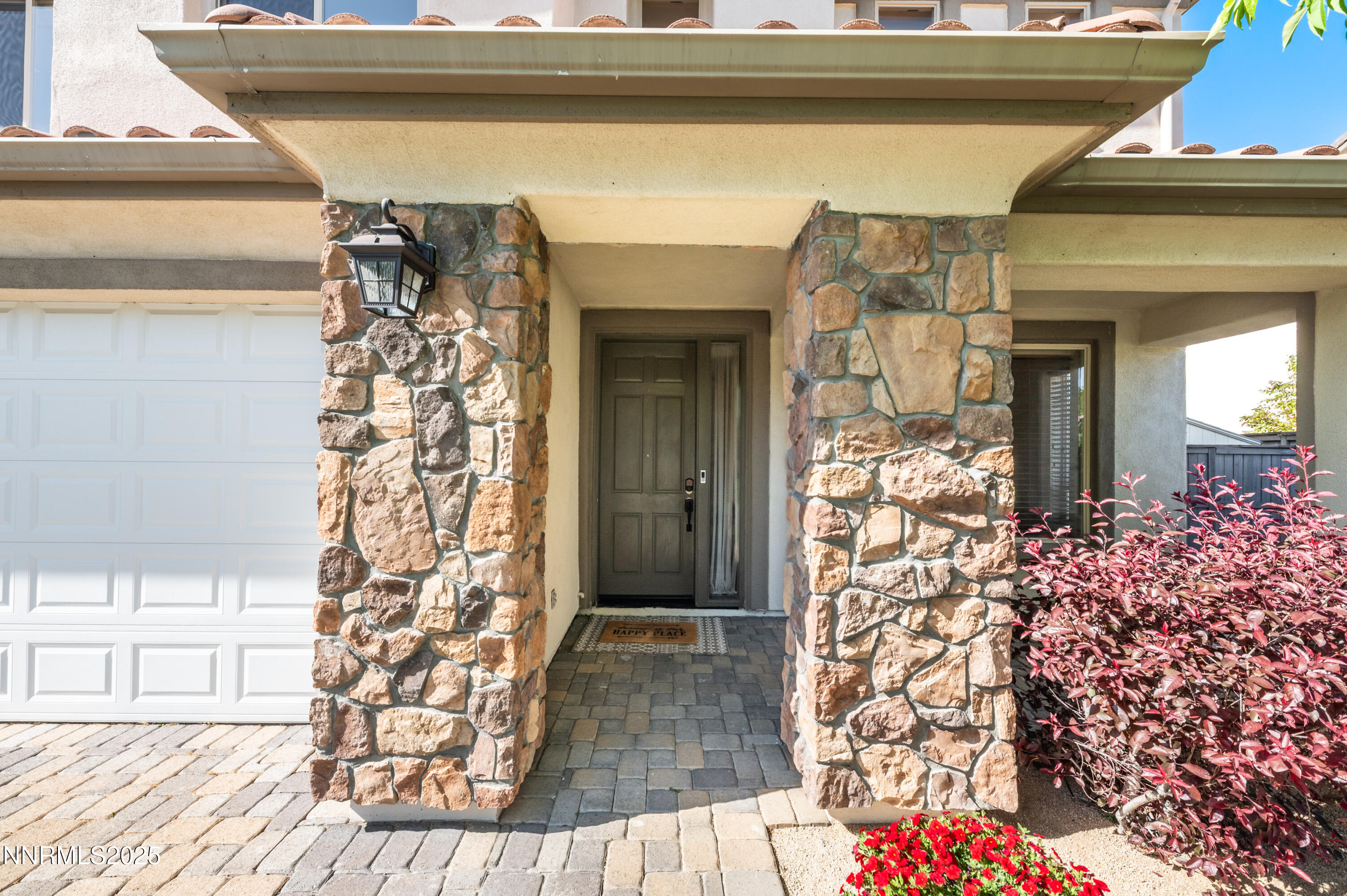 471 Shire Court Property Photo 4