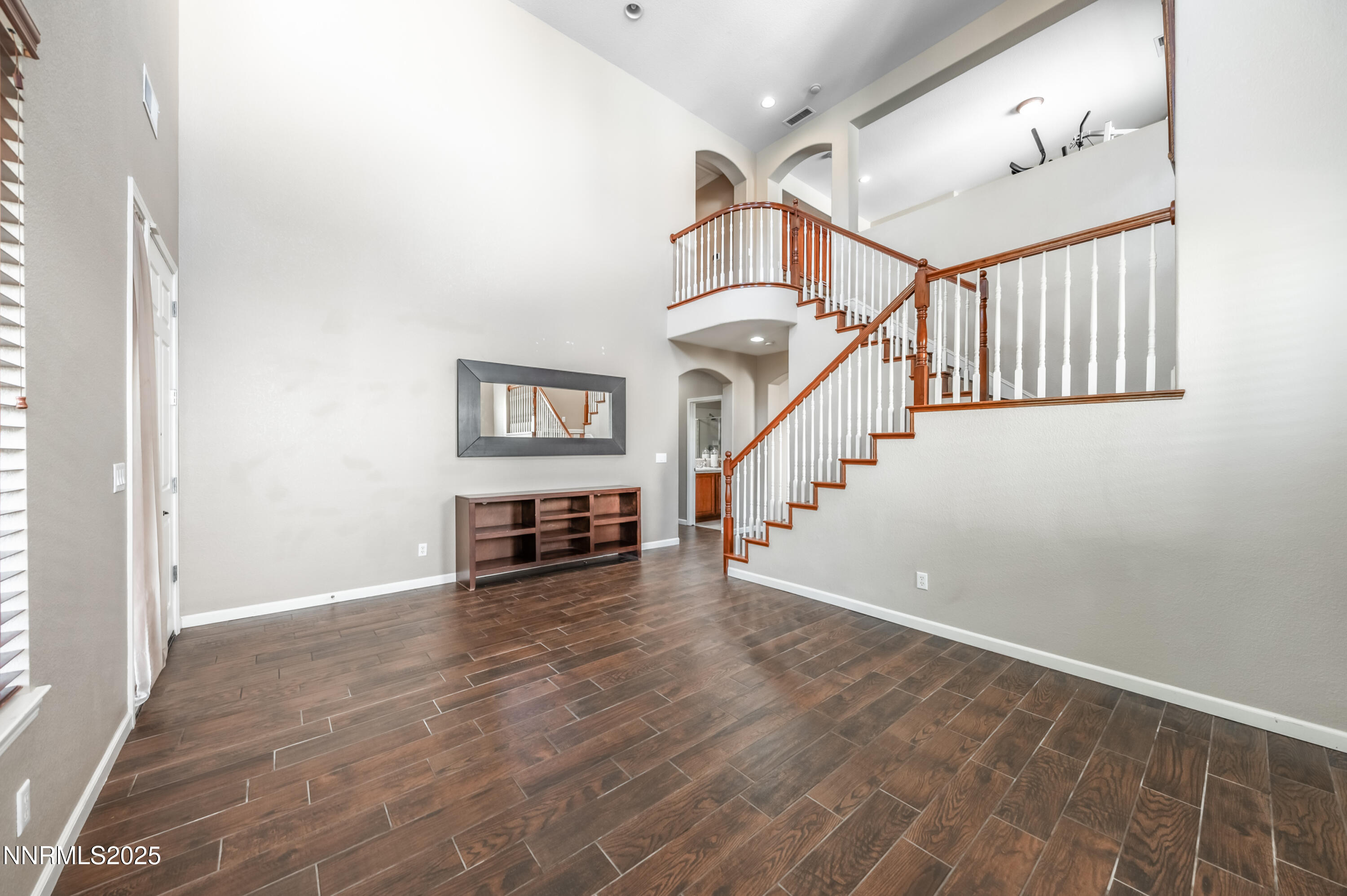 471 Shire Court Property Photo 8