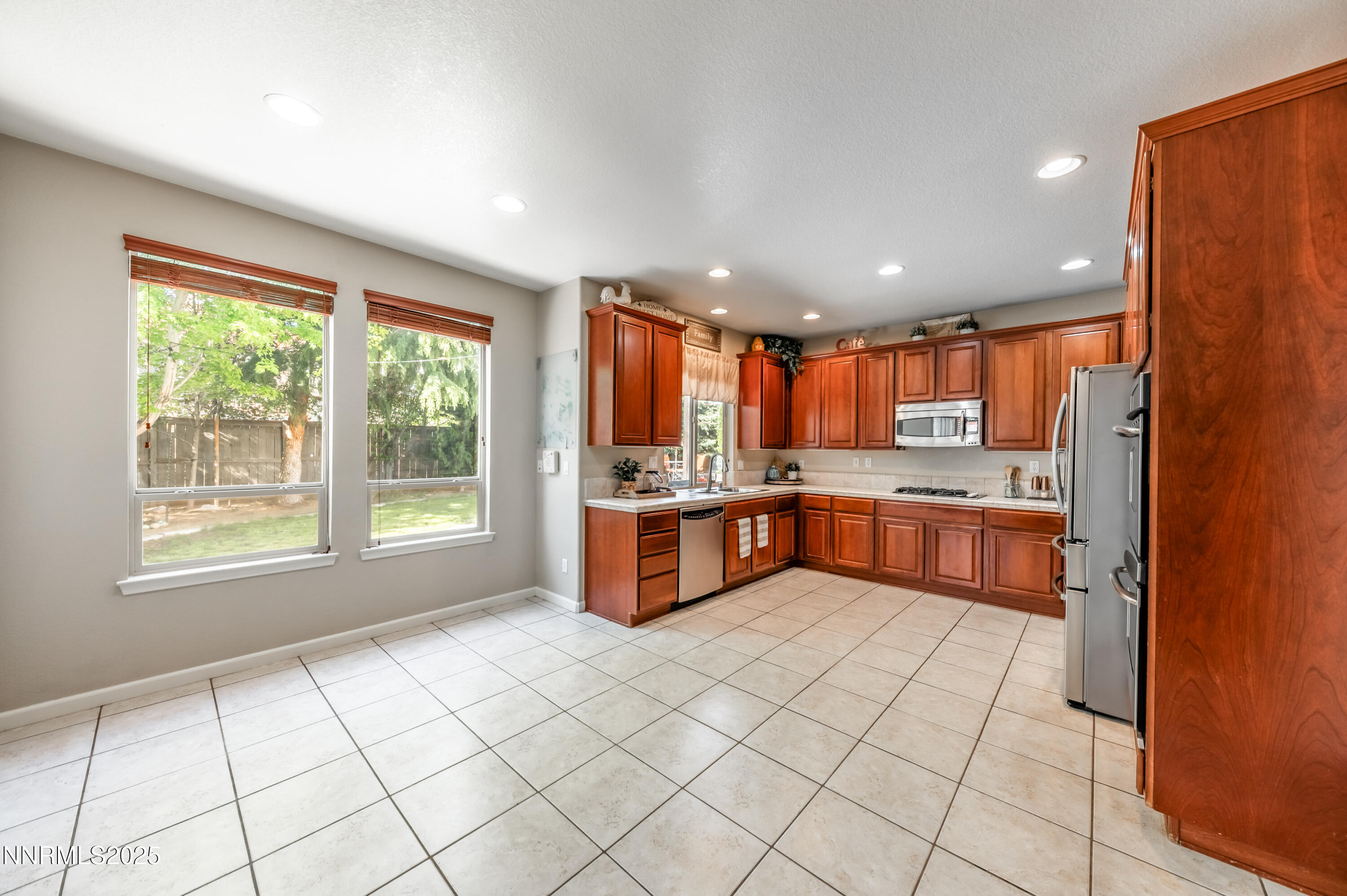 471 Shire Court Property Photo 14