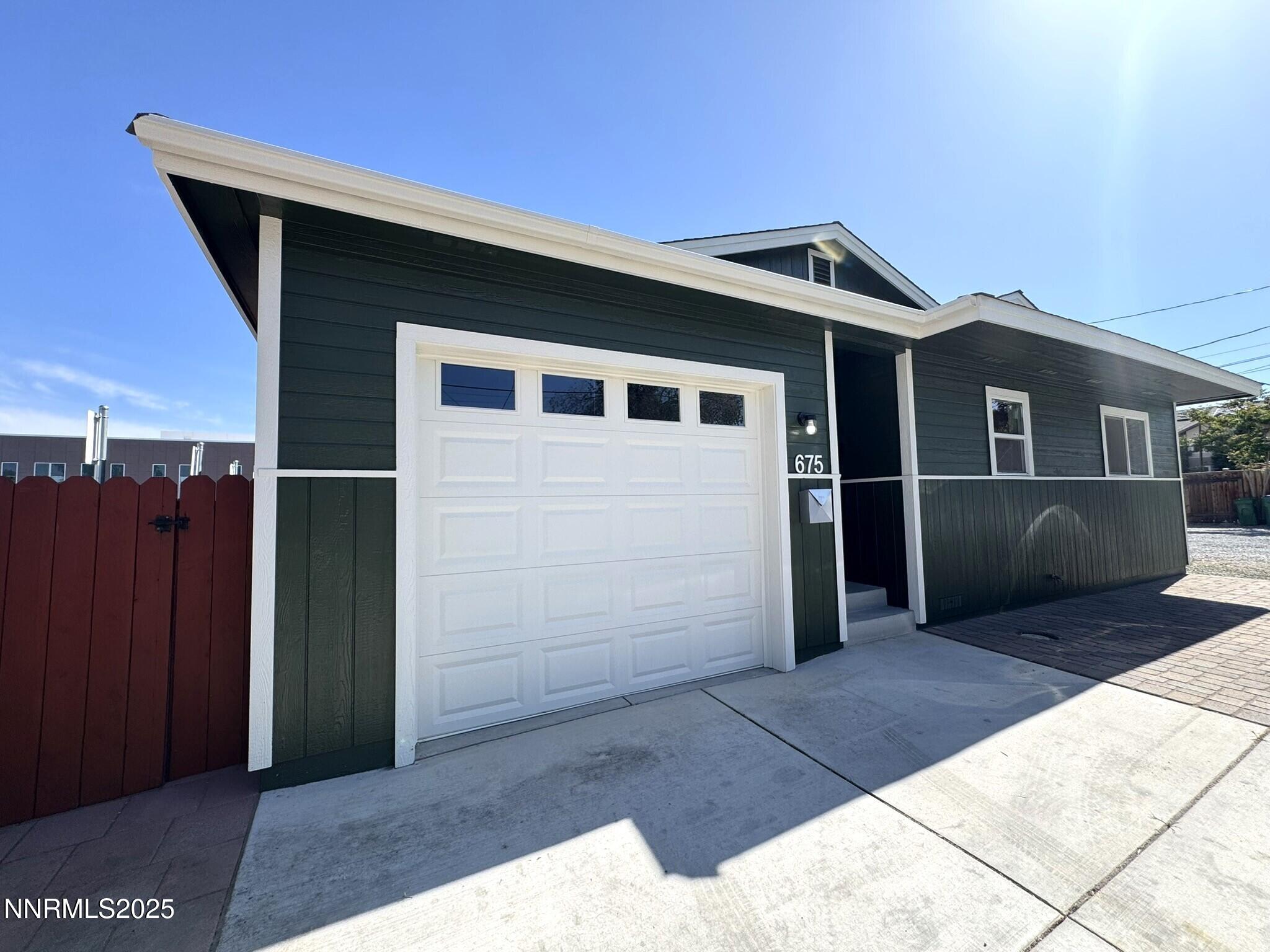675 E Taylor Street Property Photo 1
