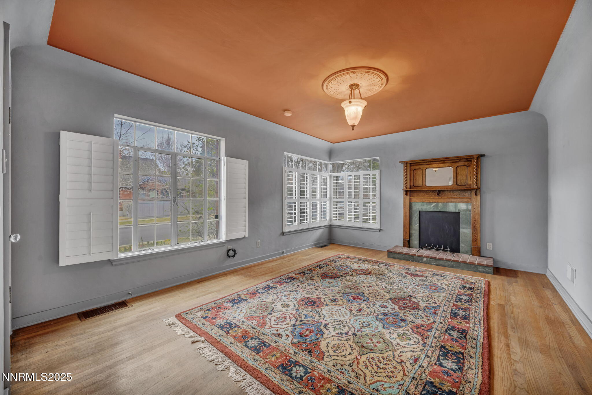 590 St Lawrence Avenue Property Photo 15