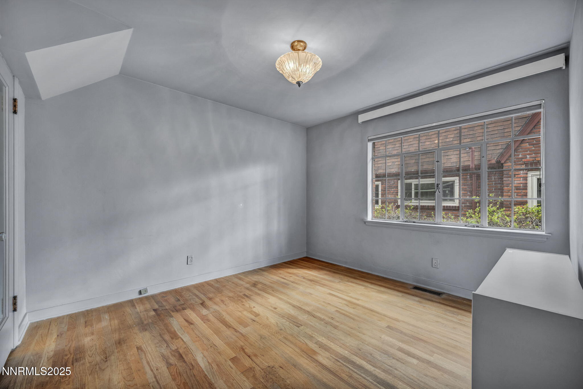 590 St Lawrence Avenue Property Photo 25