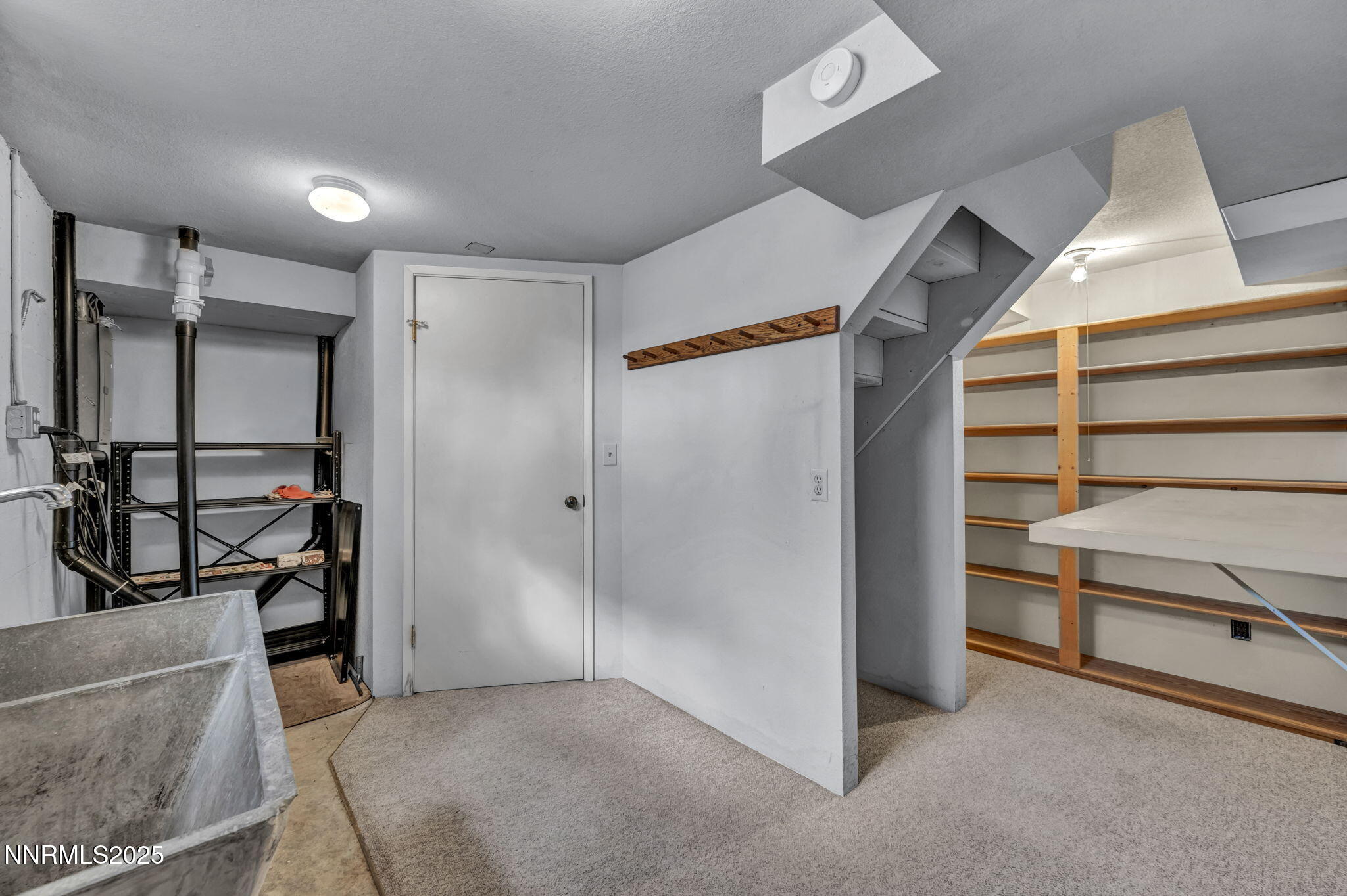 590 St Lawrence Avenue Property Photo 32