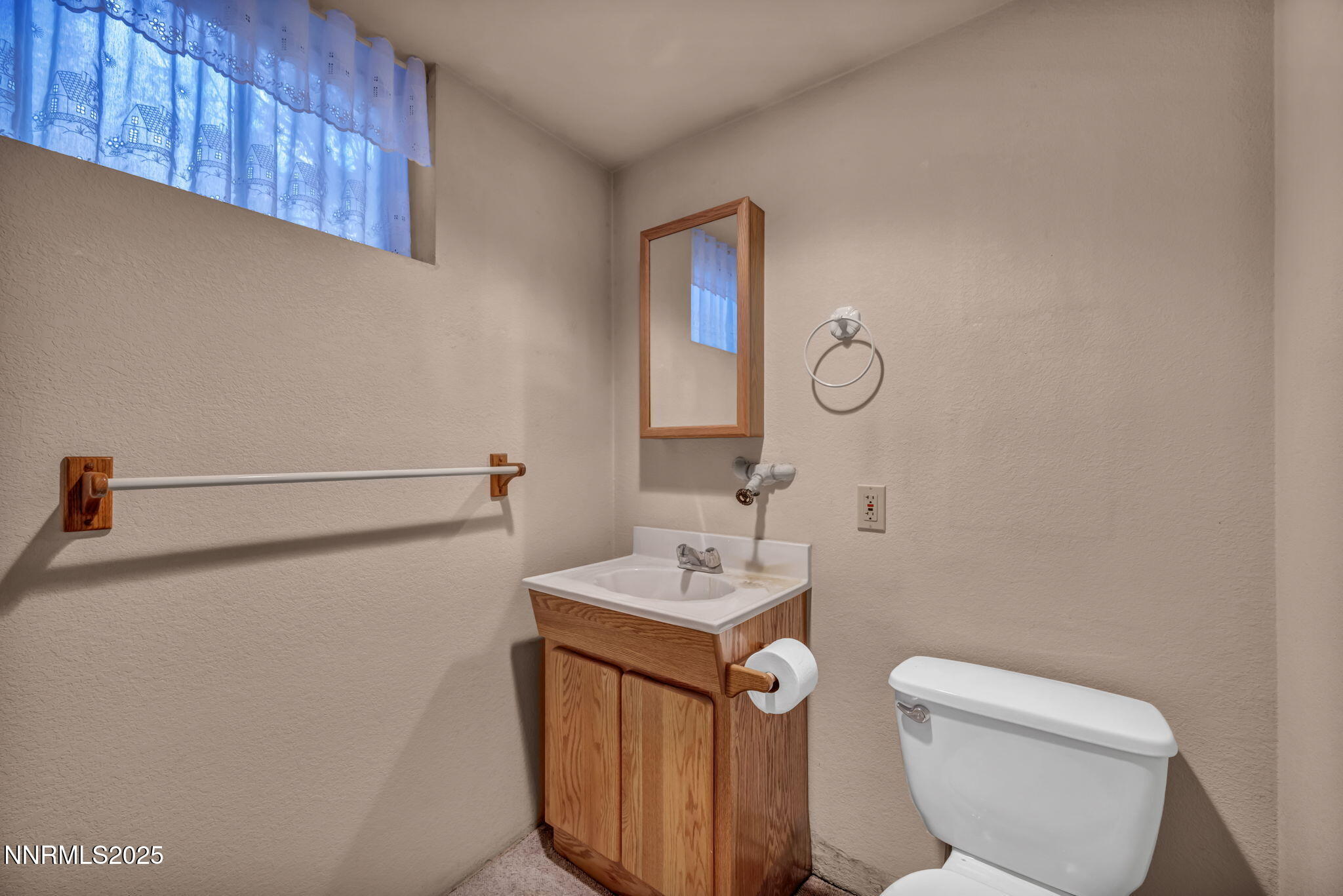 590 St Lawrence Avenue Property Photo 35
