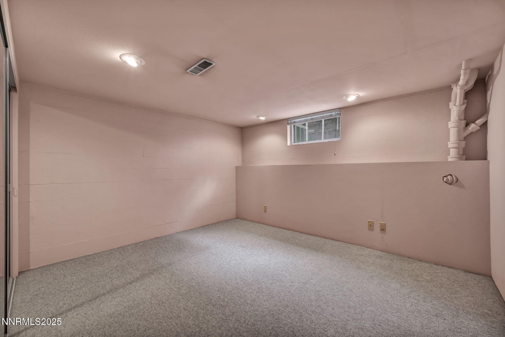 590 St Lawrence Avenue Property Photo 37