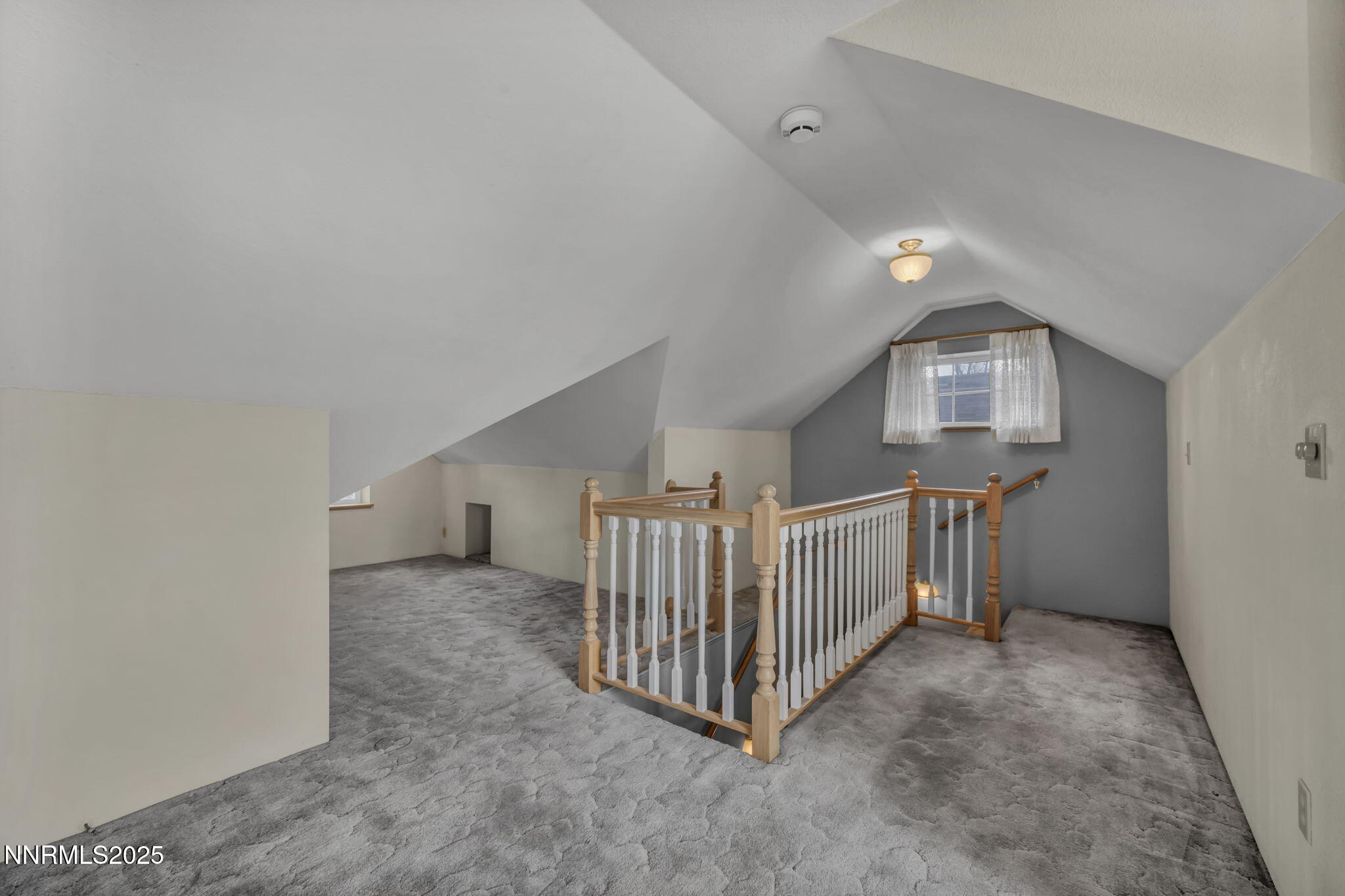 590 St Lawrence Avenue Property Photo 47