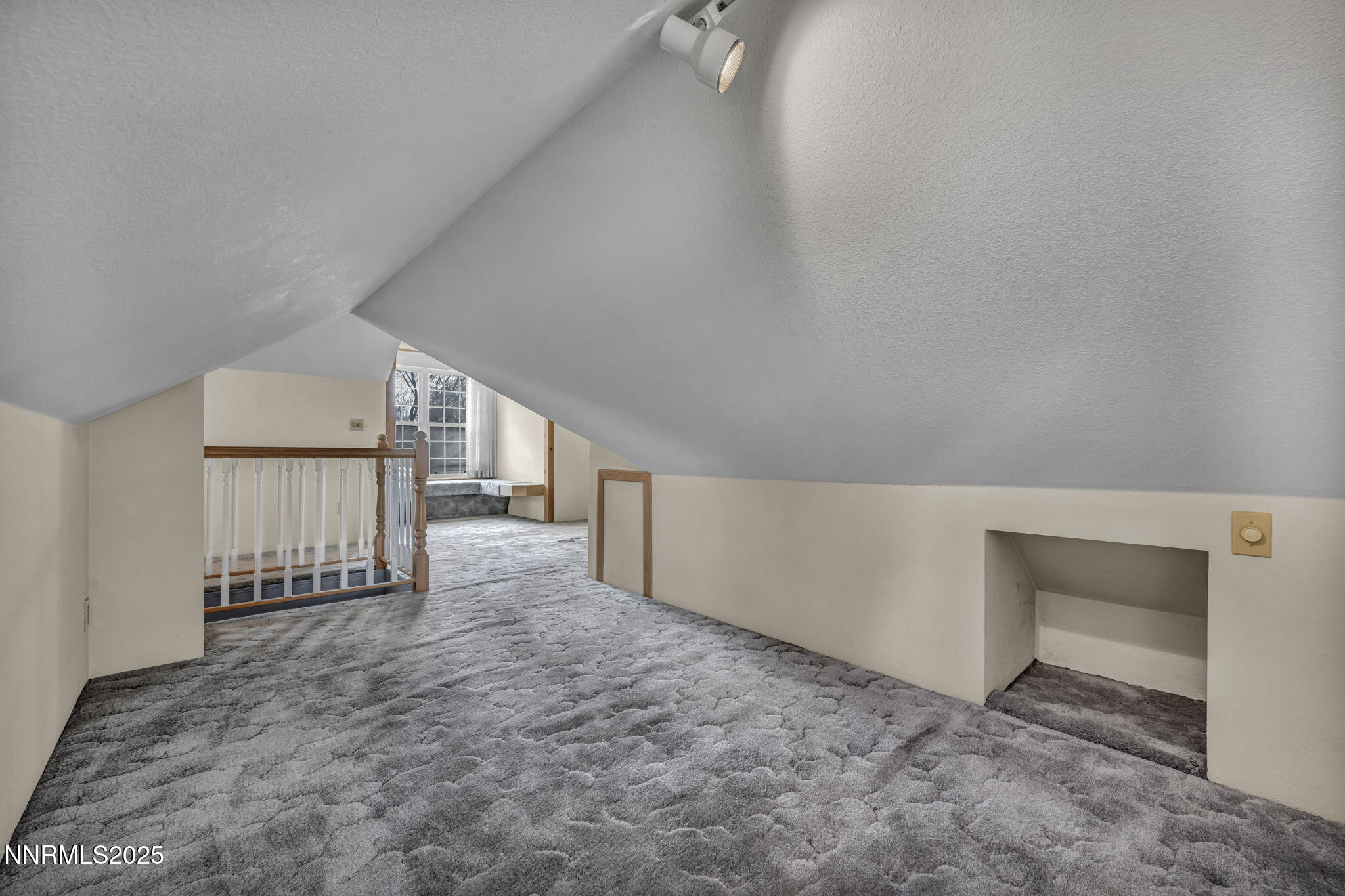 590 St Lawrence Avenue Property Photo 52