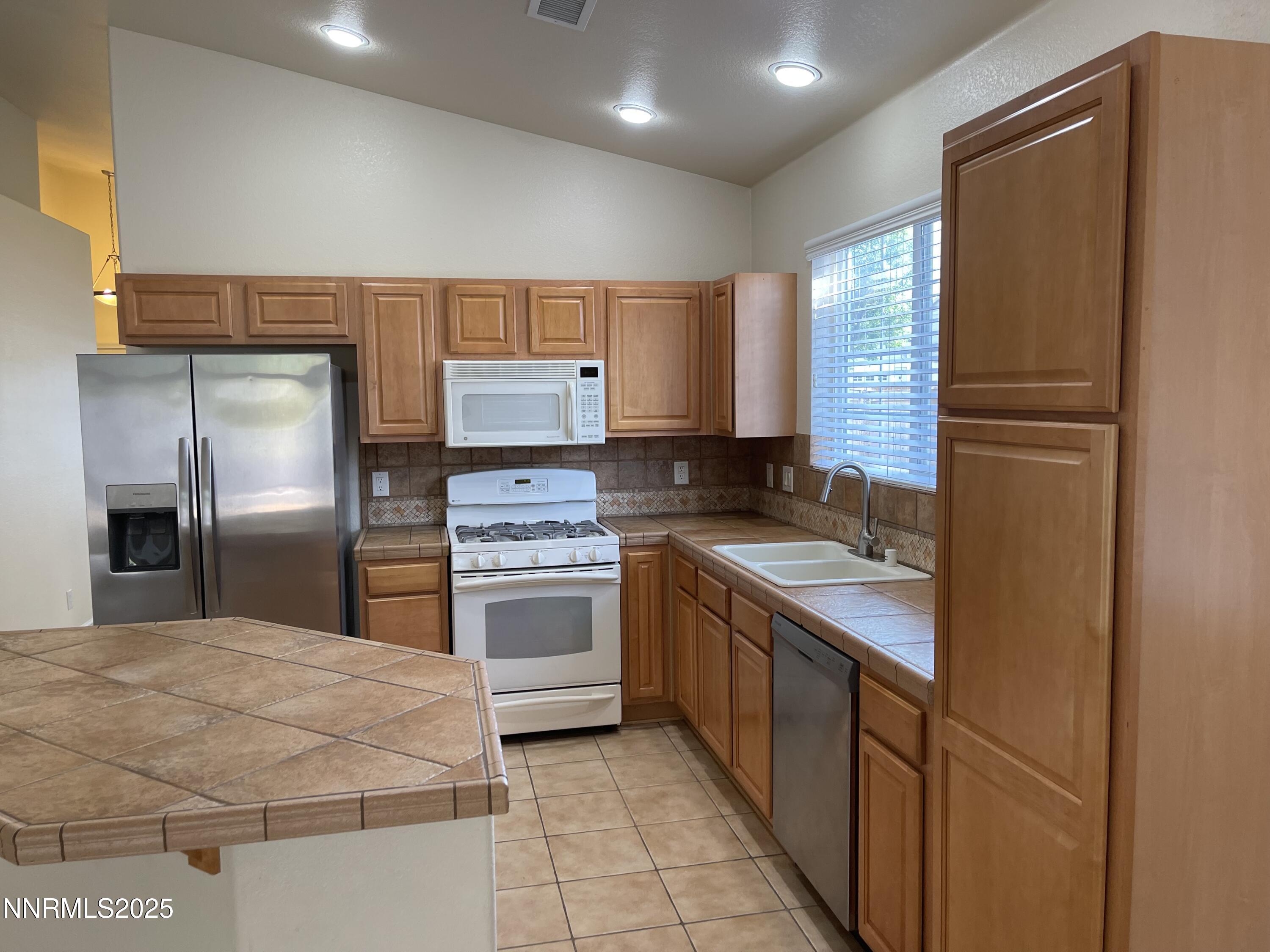 2130 Overland Park Drive Property Photo 3