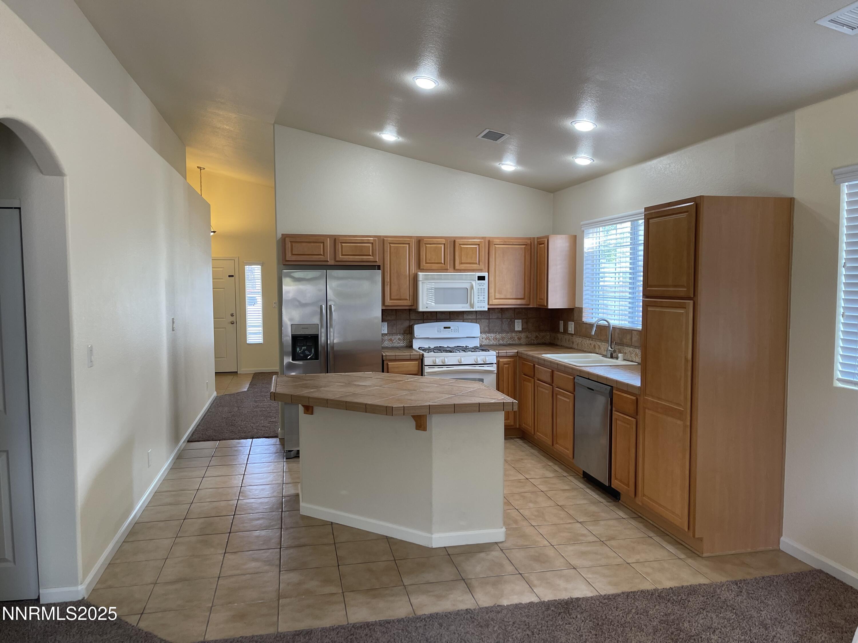 2130 Overland Park Drive Property Photo 4
