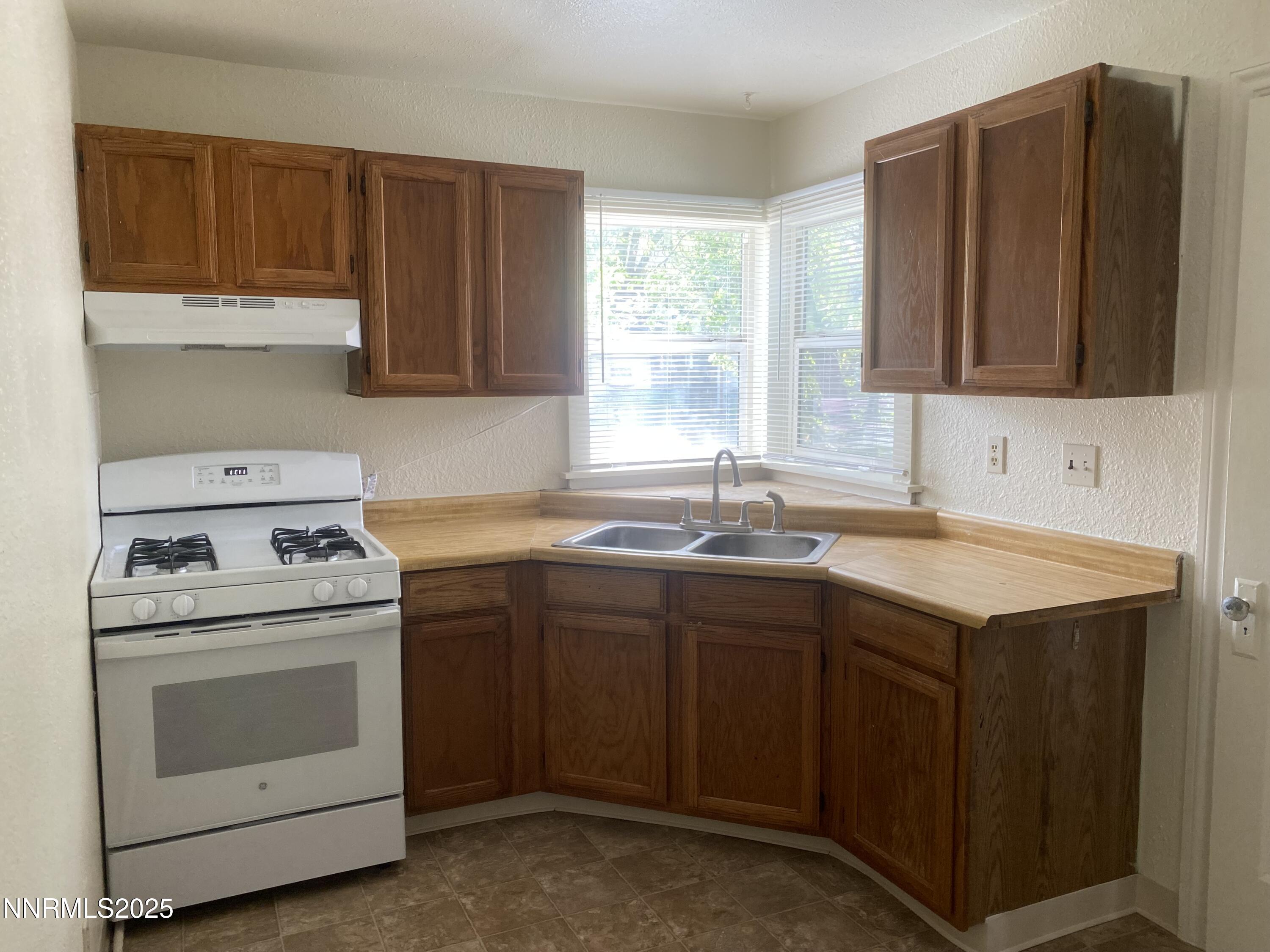 401 & 403 N Walsh Street Property Photo 8