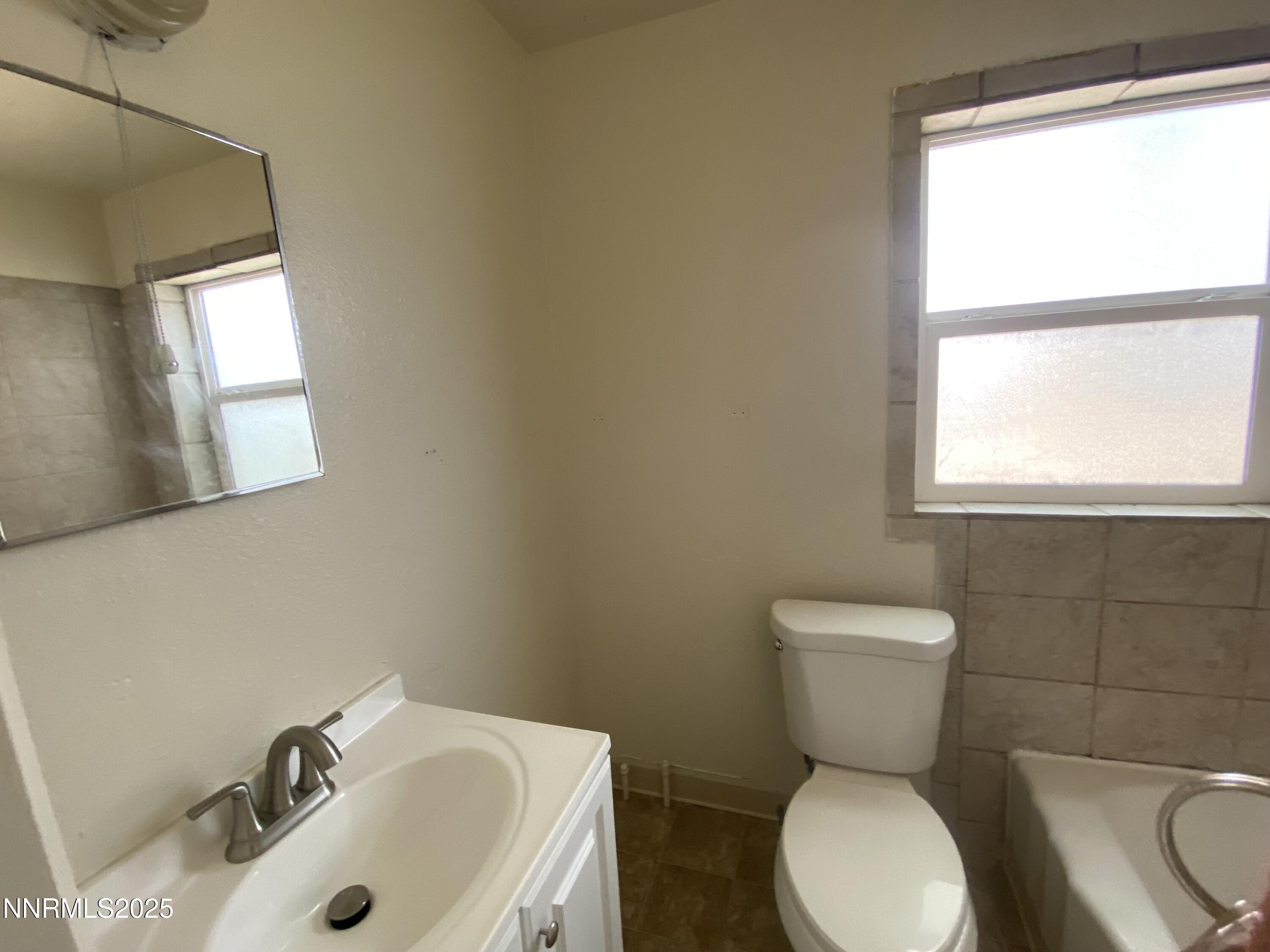 401 & 403 N Walsh Street Property Photo 11