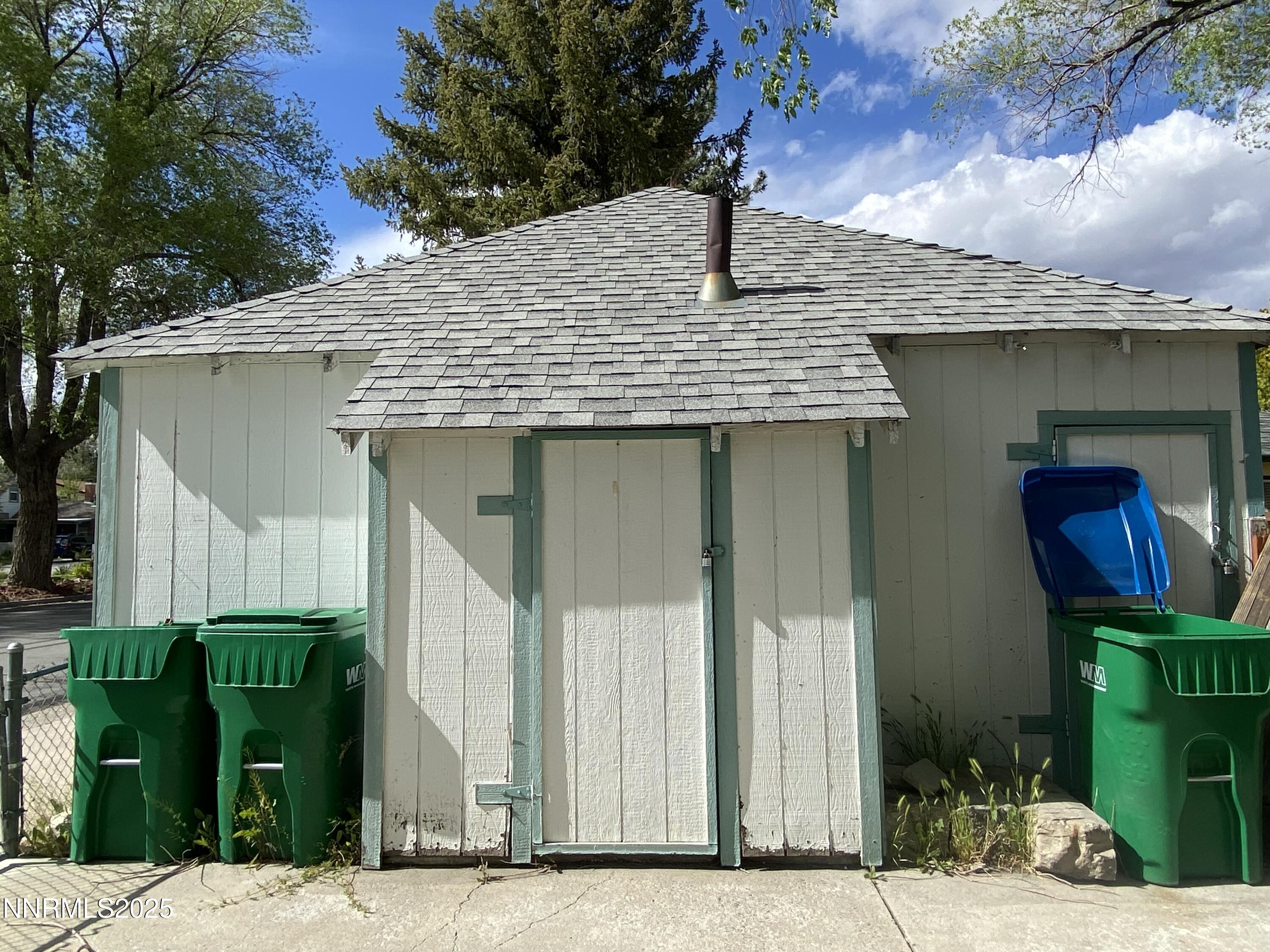 401 & 403 N Walsh Street Property Photo 14