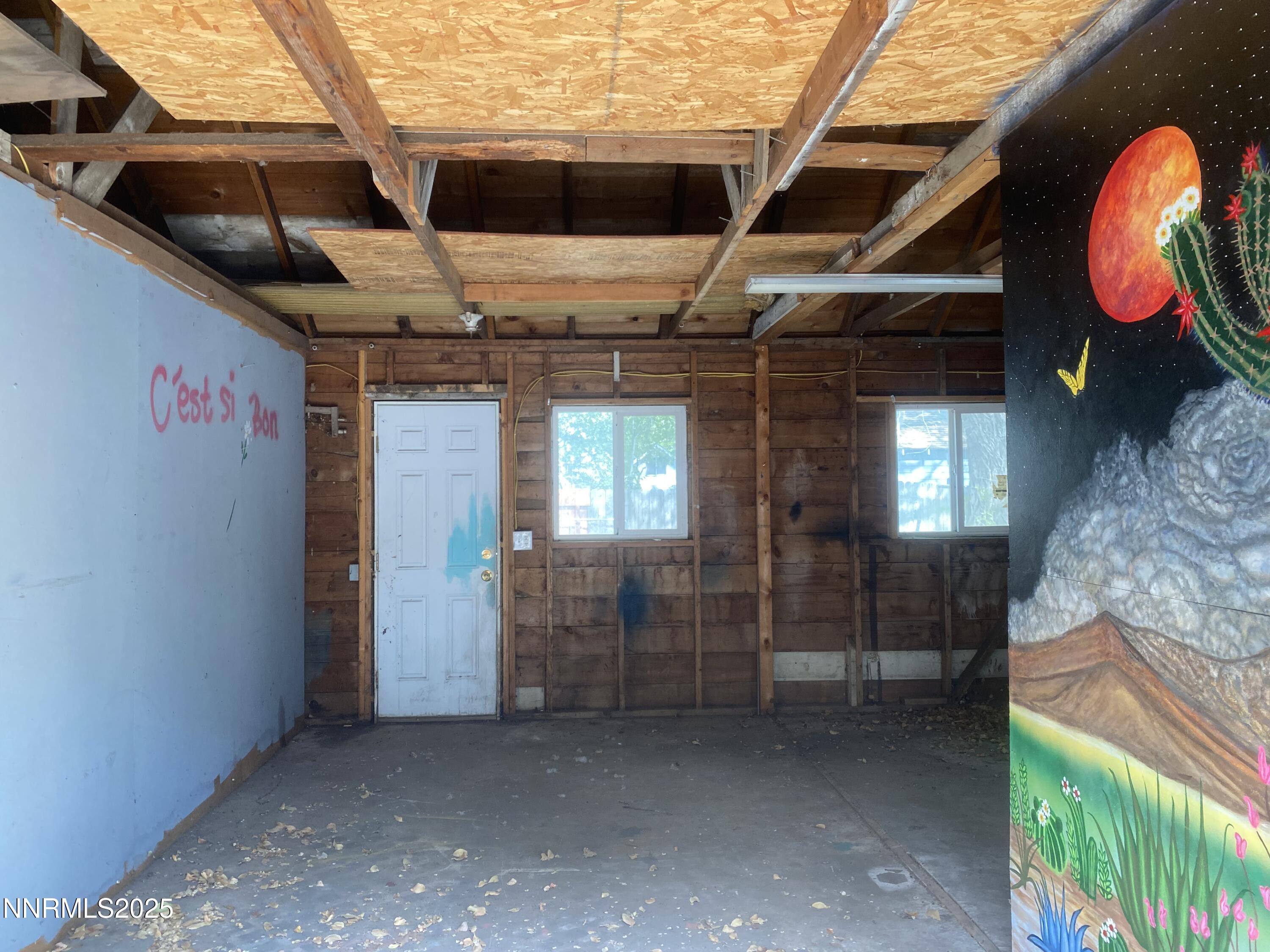 401 & 403 N Walsh Street Property Photo 16