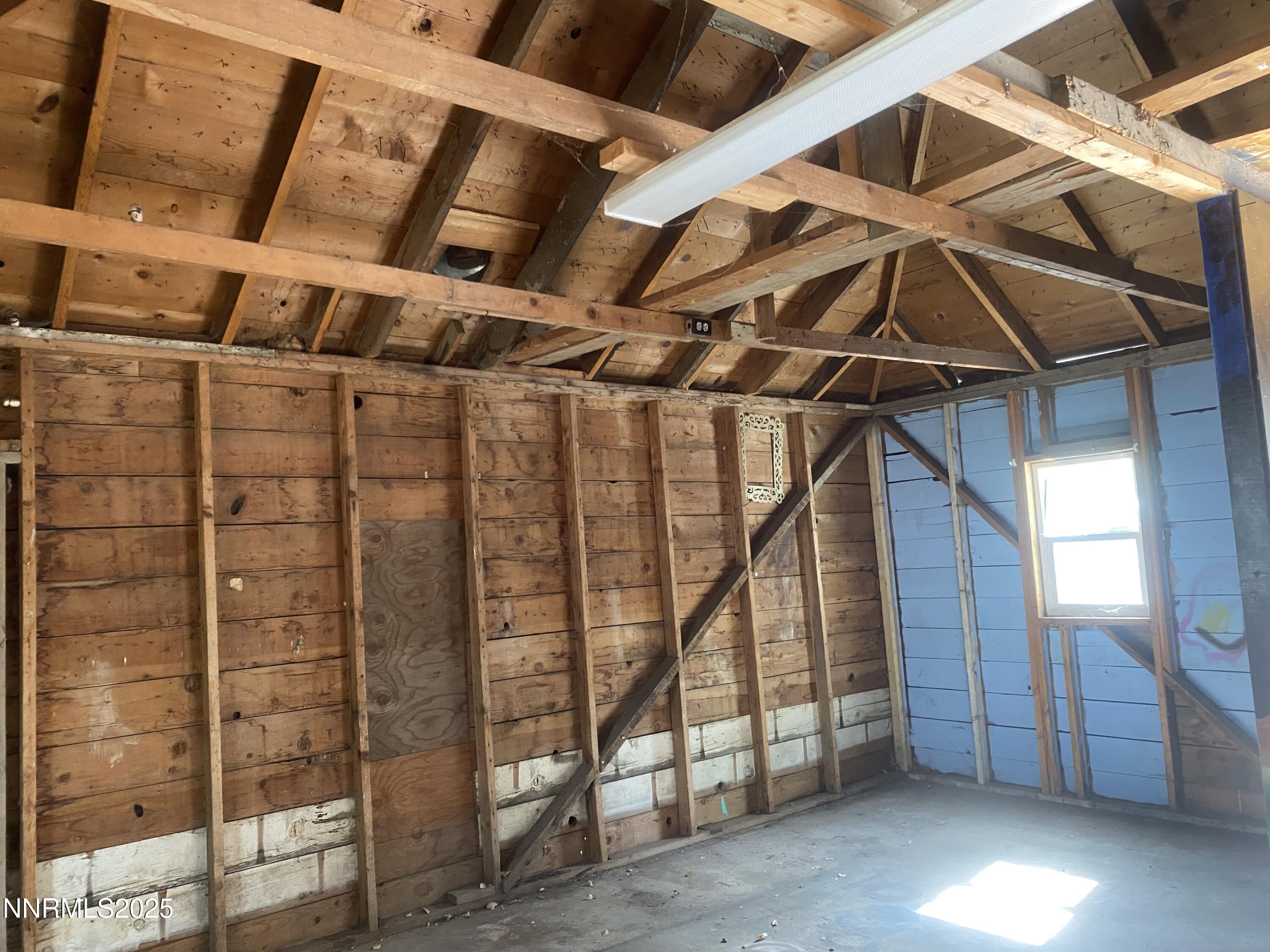 401 & 403 N Walsh Street Property Photo 17
