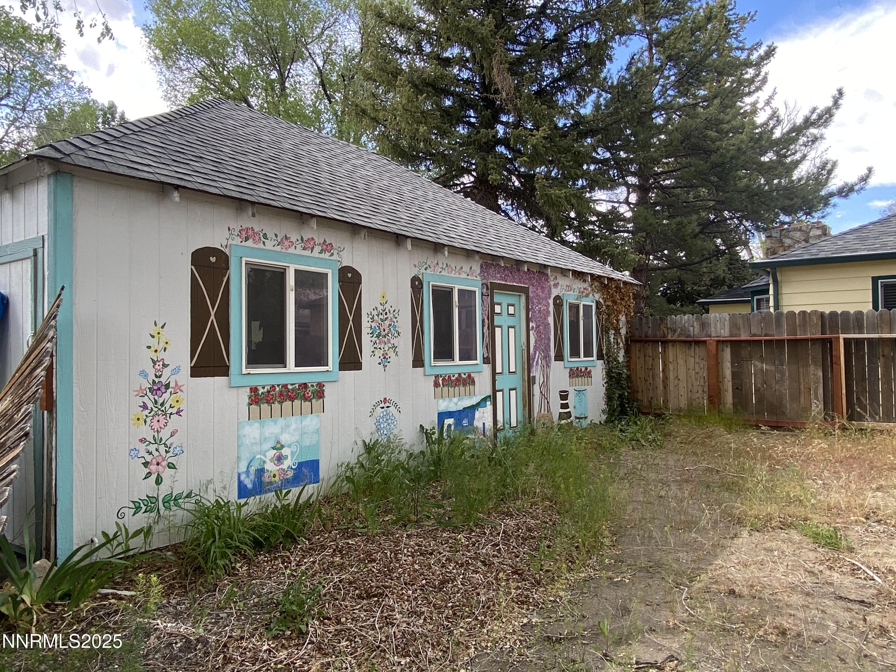 401 & 403 N Walsh Street Property Photo 19