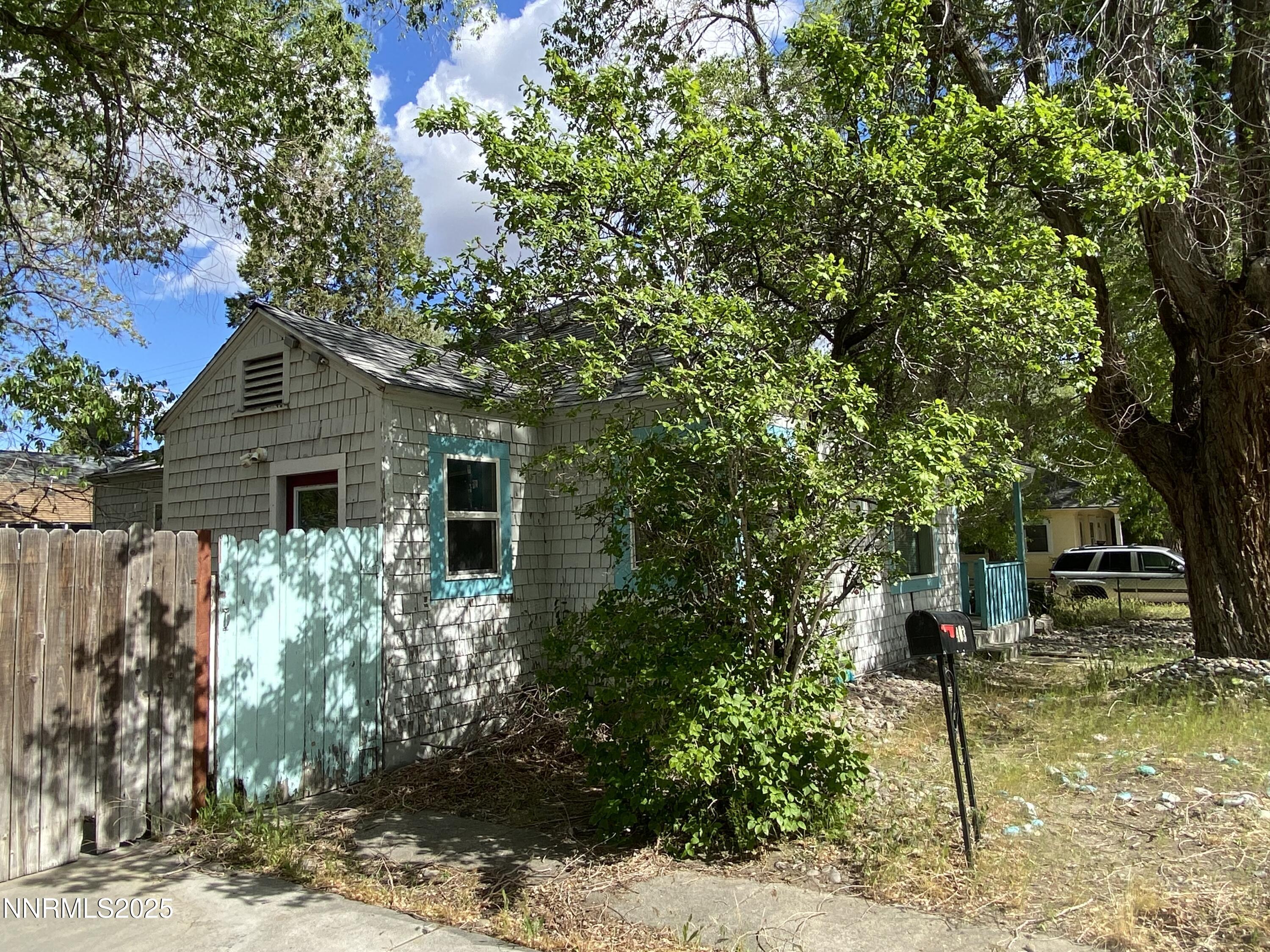 401 & 403 N Walsh Street Property Photo 24