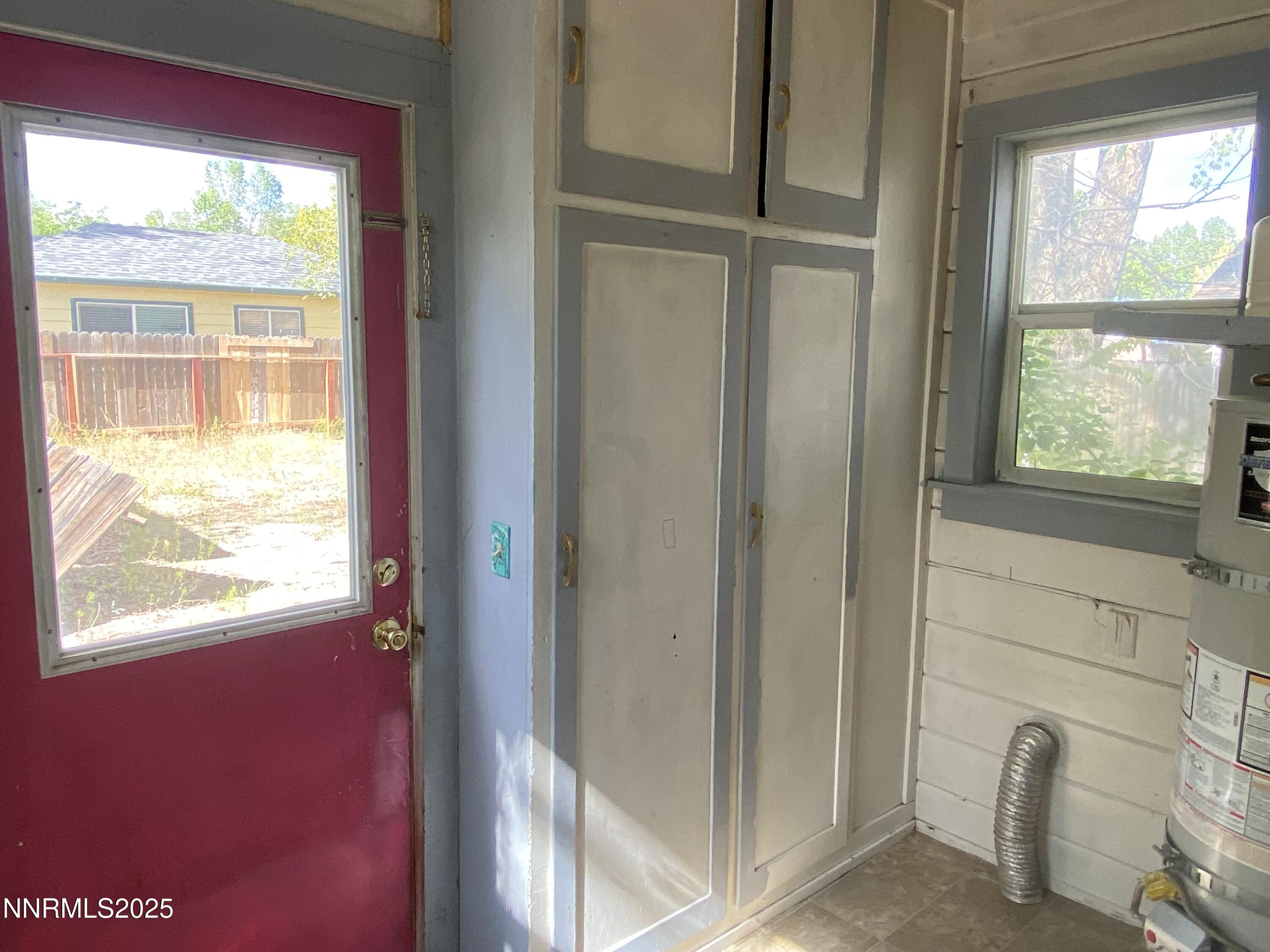 401 & 403 N Walsh Street Property Photo 30