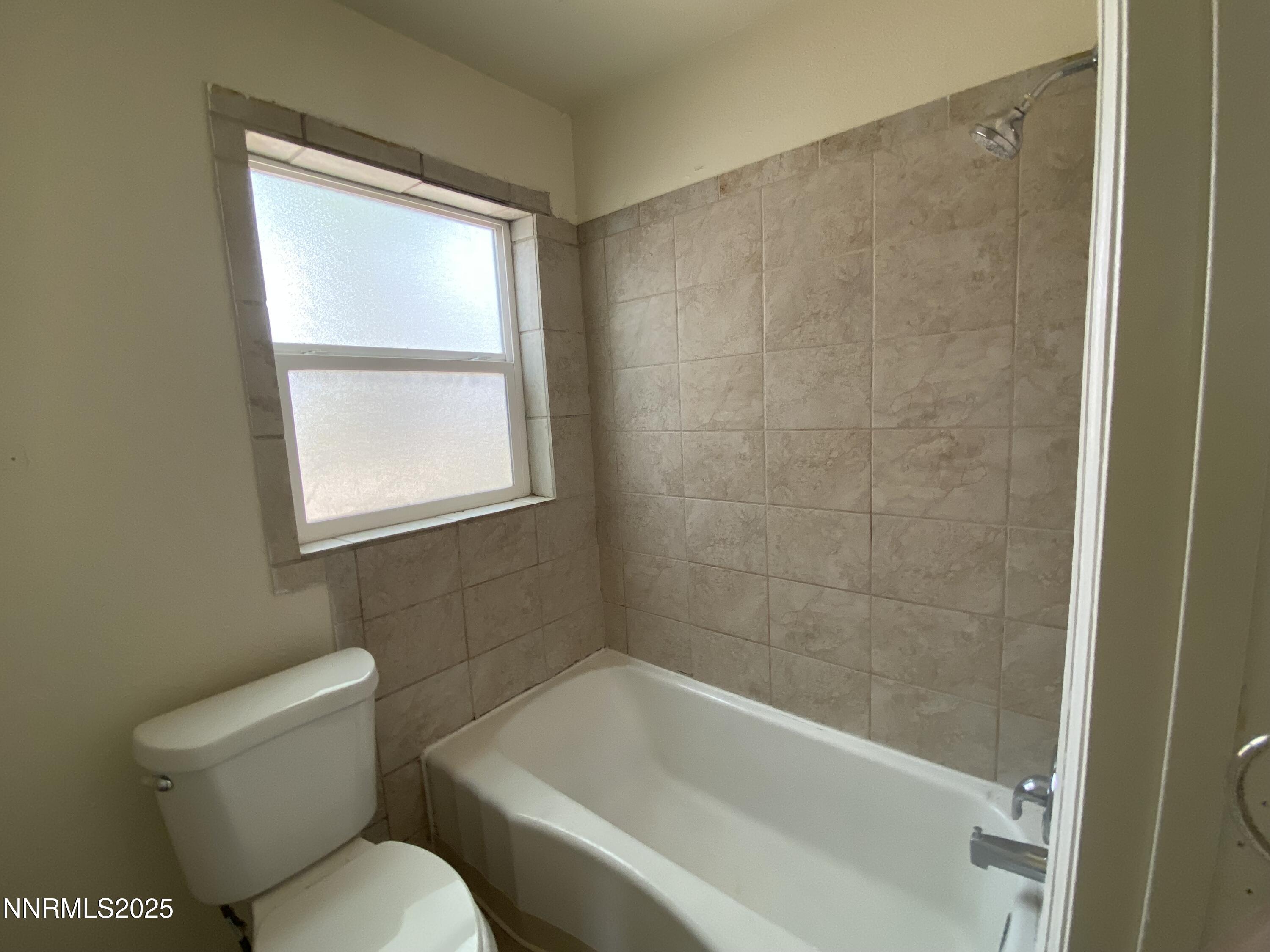 401 & 403 N Walsh Street Property Photo 34