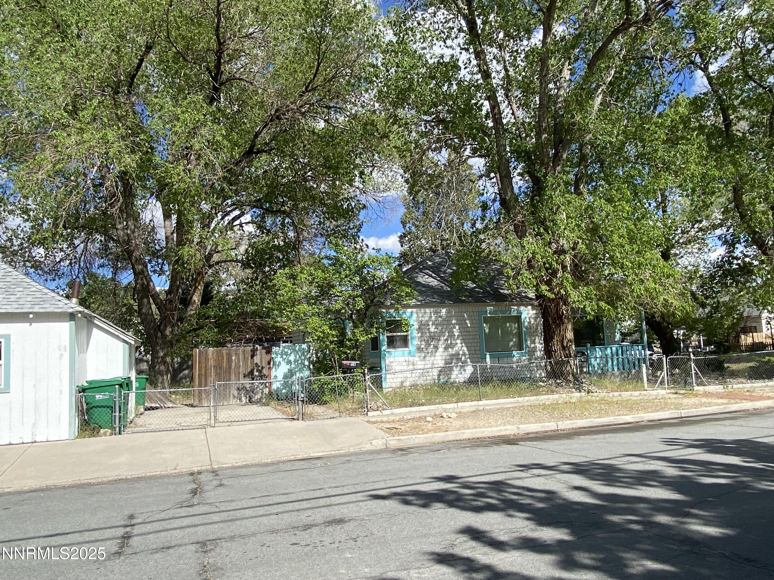 401 & 403 N Walsh Street Property Photo 36