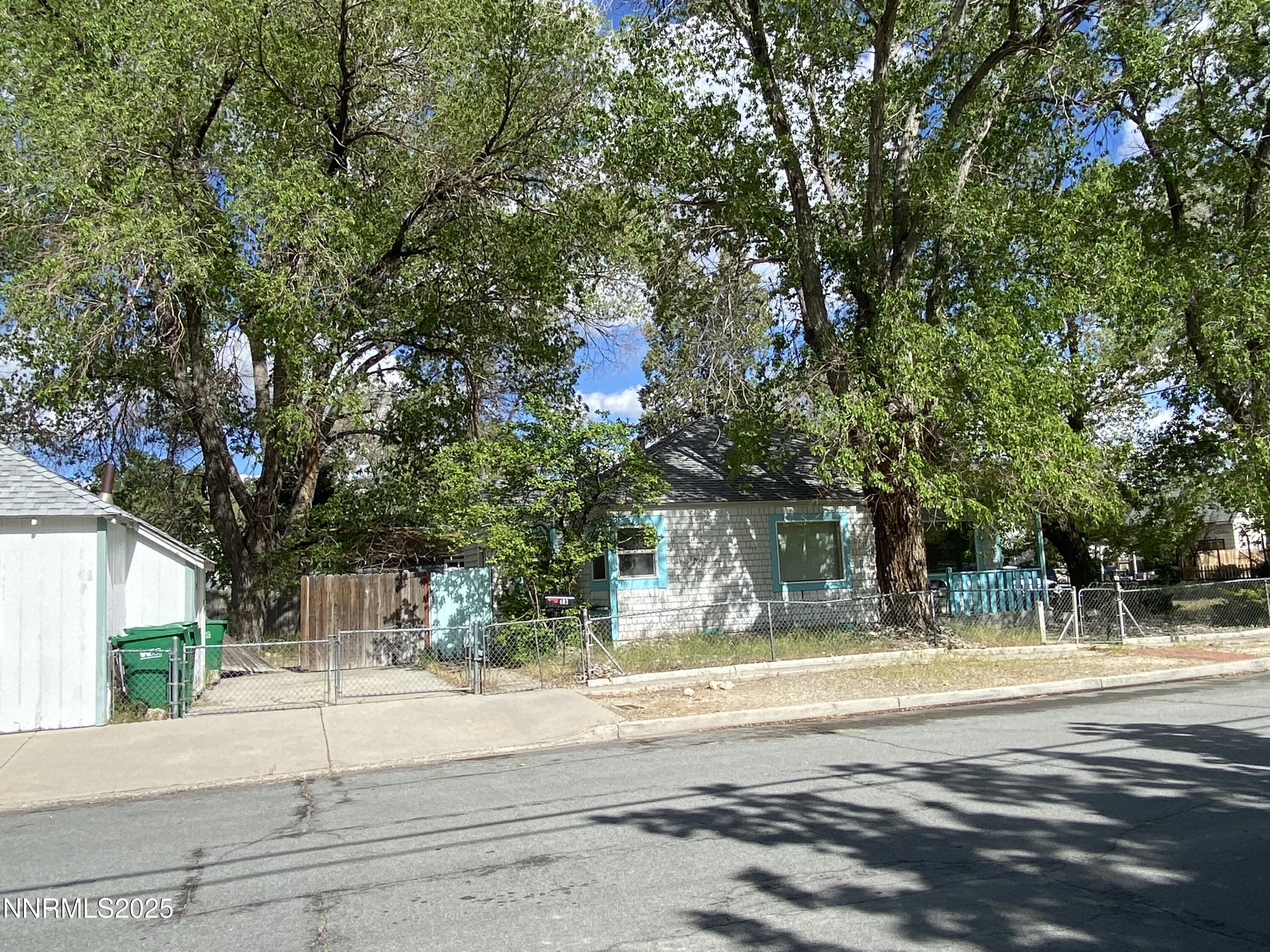 401 & 403 N Walsh Street Property Photo 37