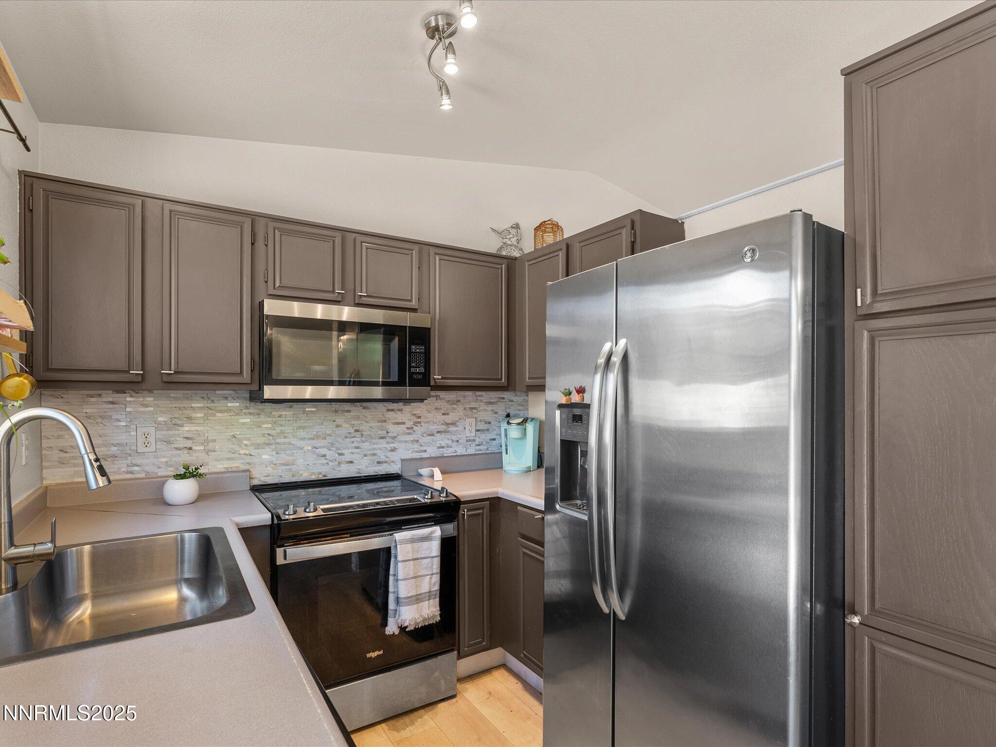 6485 Oneida Court Property Photo 1