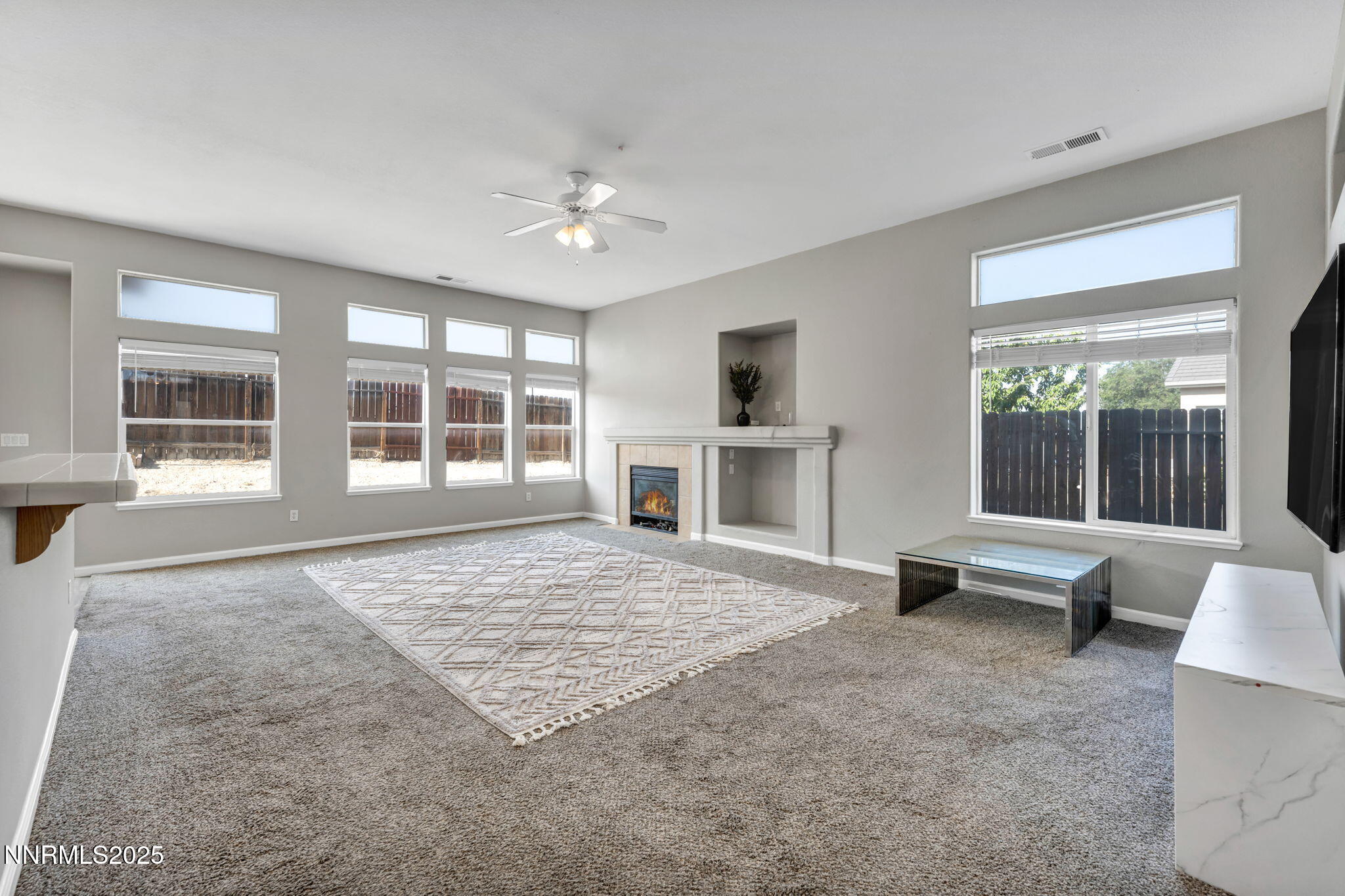 908 Jones Way Property Photo 3