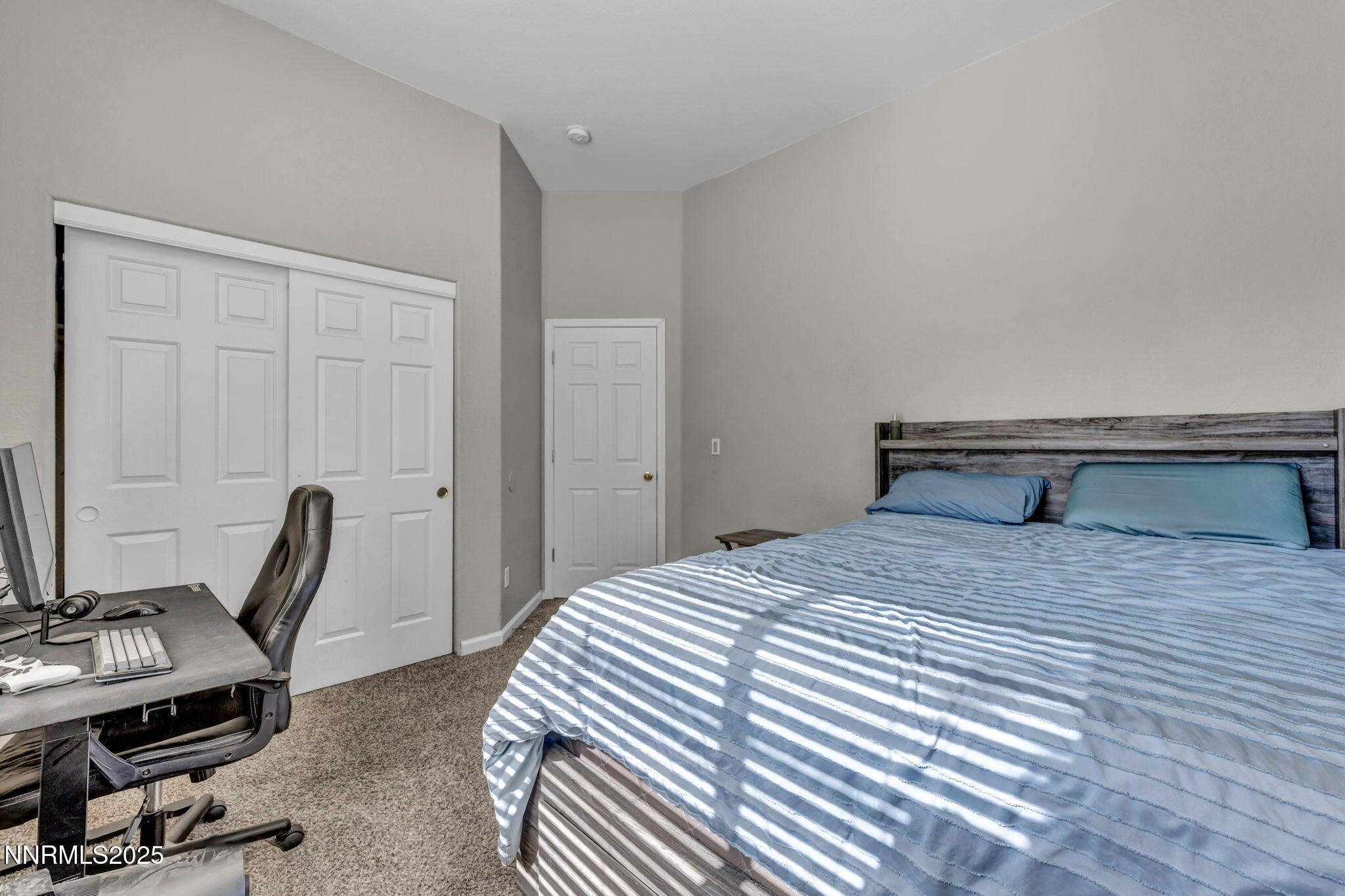 908 Jones Way Property Photo 12